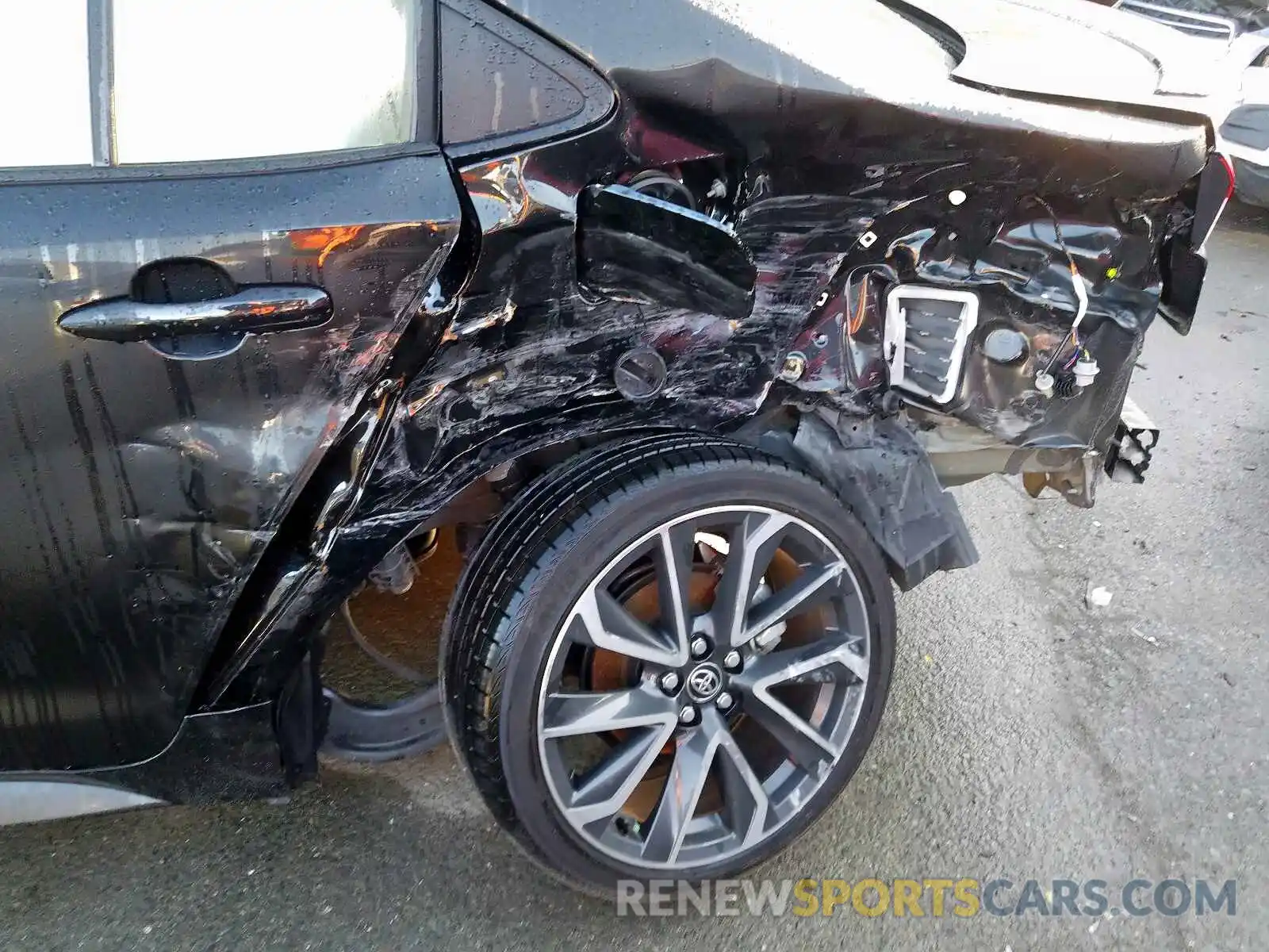9 Photograph of a damaged car JTDM4RCE3LJ002485 TOYOTA COROLLA 2020