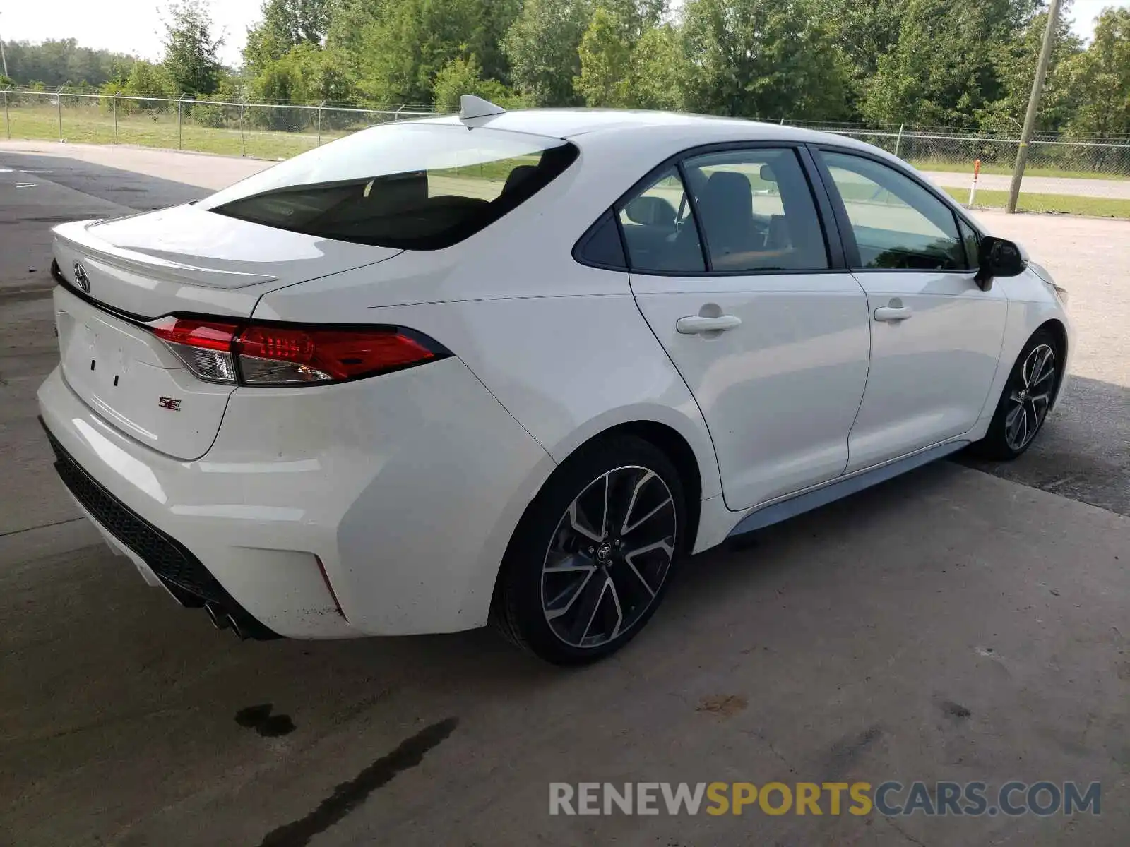 4 Photograph of a damaged car JTDM4RCE4LJ040887 TOYOTA COROLLA 2020