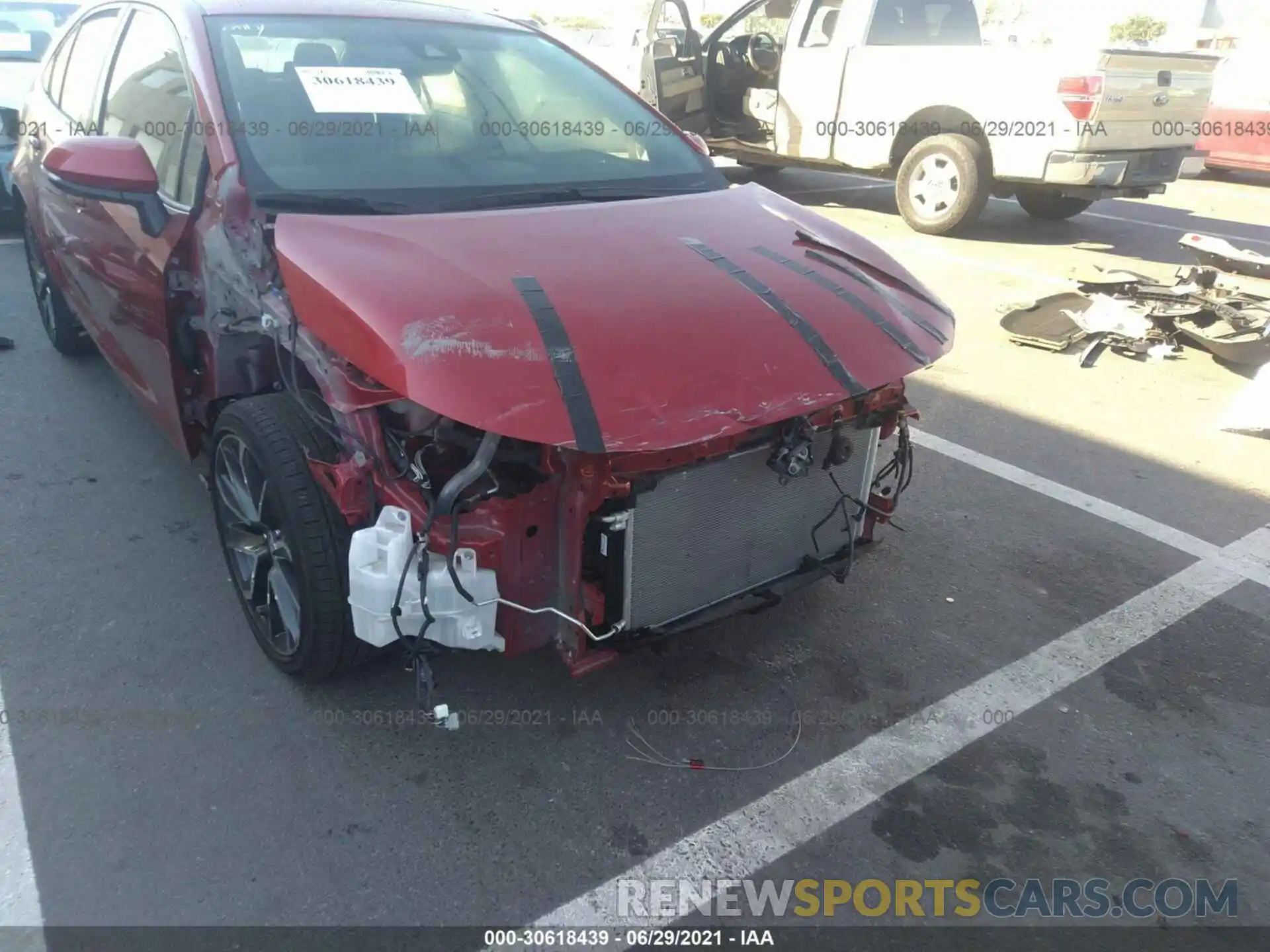 6 Photograph of a damaged car JTDP4RCE0LJ015854 TOYOTA COROLLA 2020