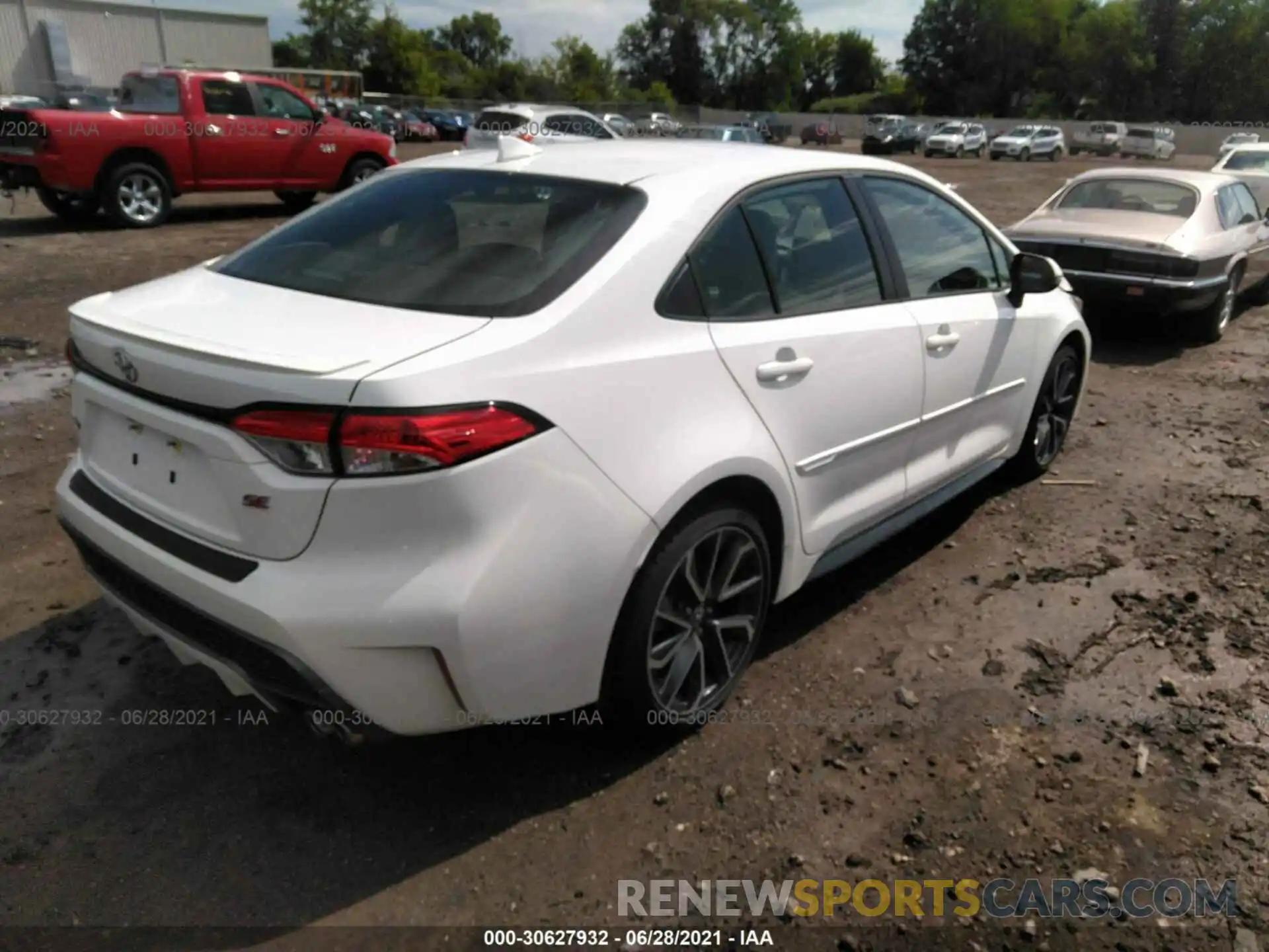 4 Photograph of a damaged car JTDP4RCE0LJ030984 TOYOTA COROLLA 2020