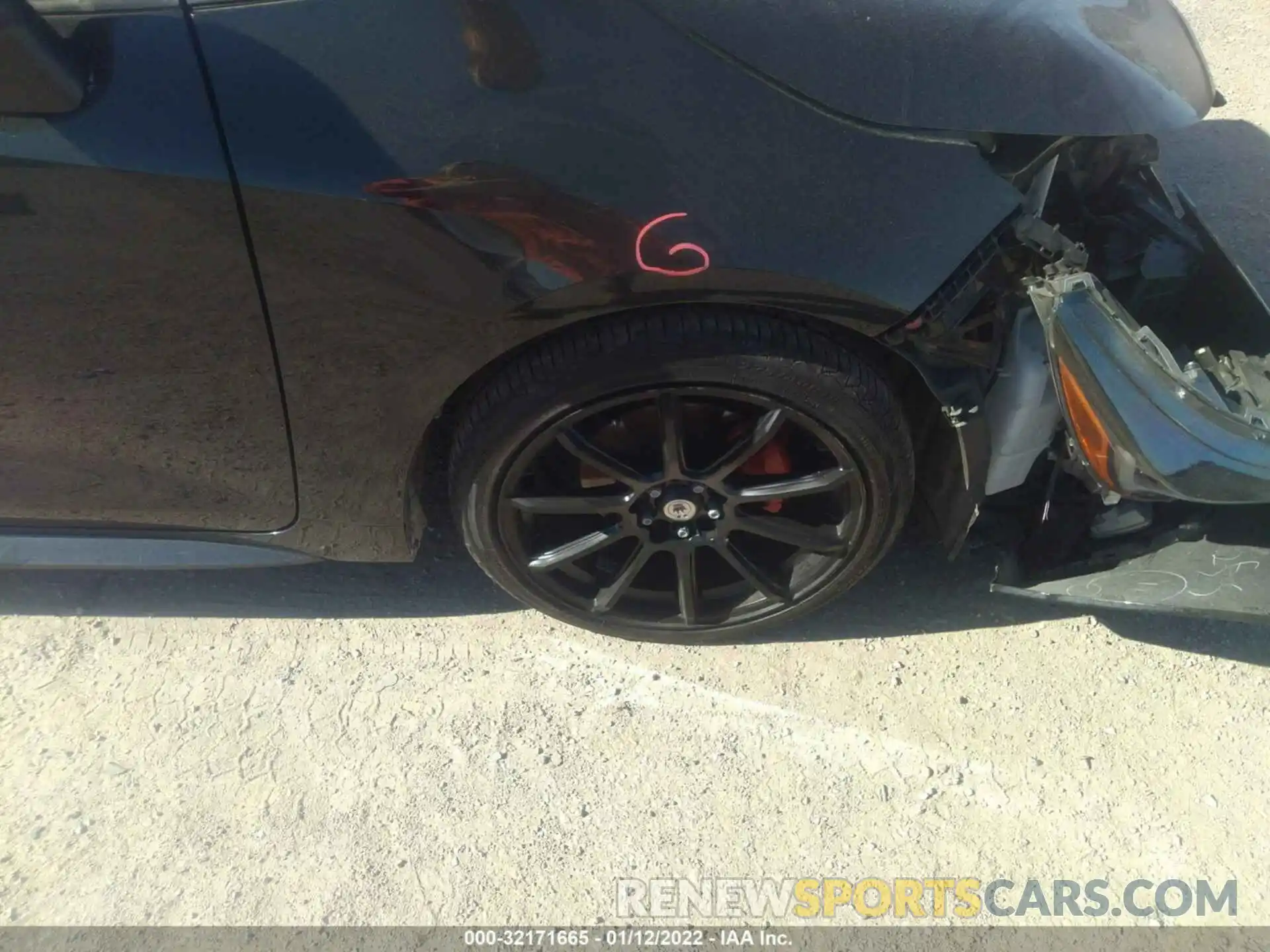 13 Photograph of a damaged car JTDP4RCE1LJ015085 TOYOTA COROLLA 2020