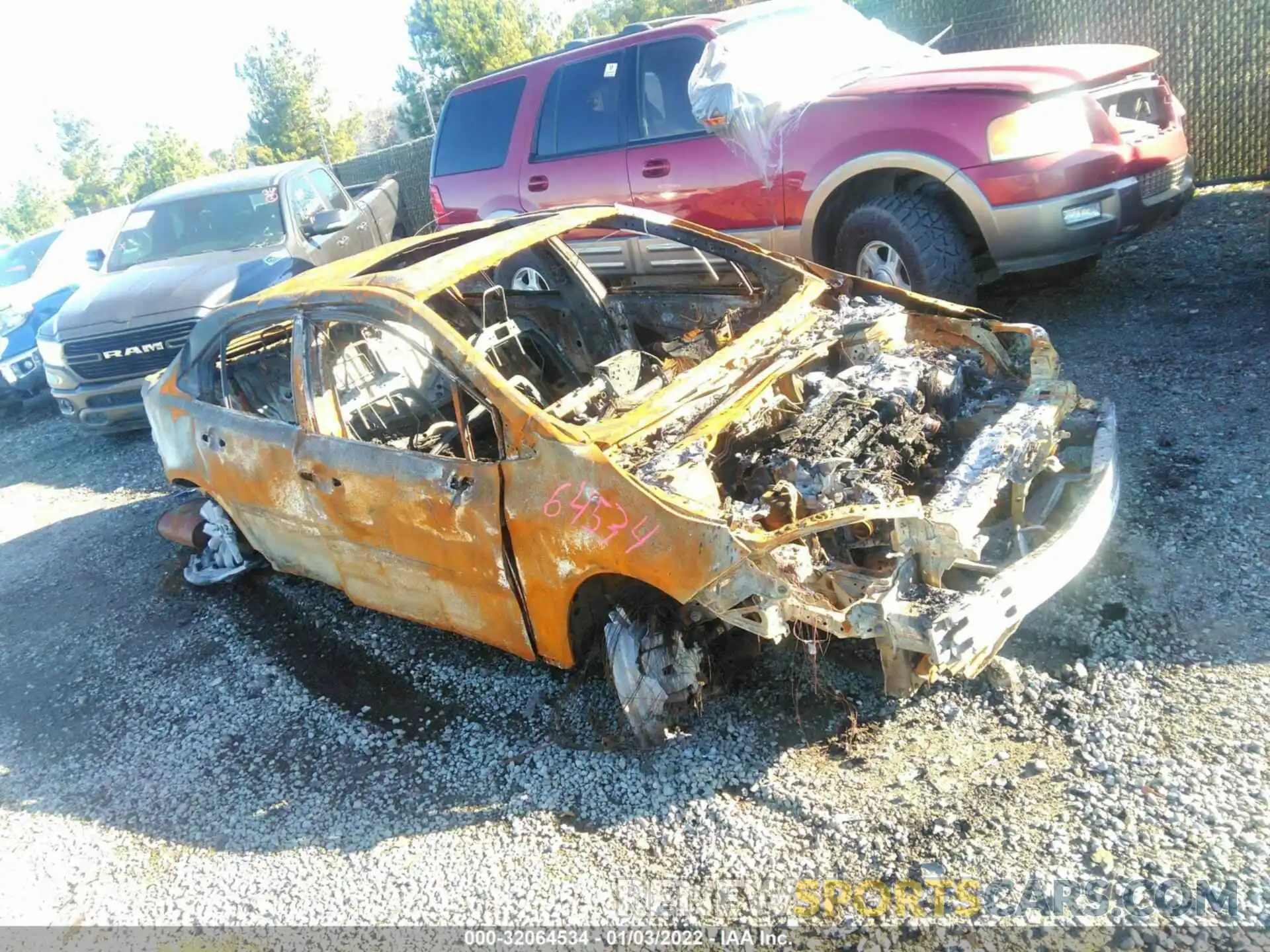 1 Photograph of a damaged car JTDP4RCE1LJ033733 TOYOTA COROLLA 2020