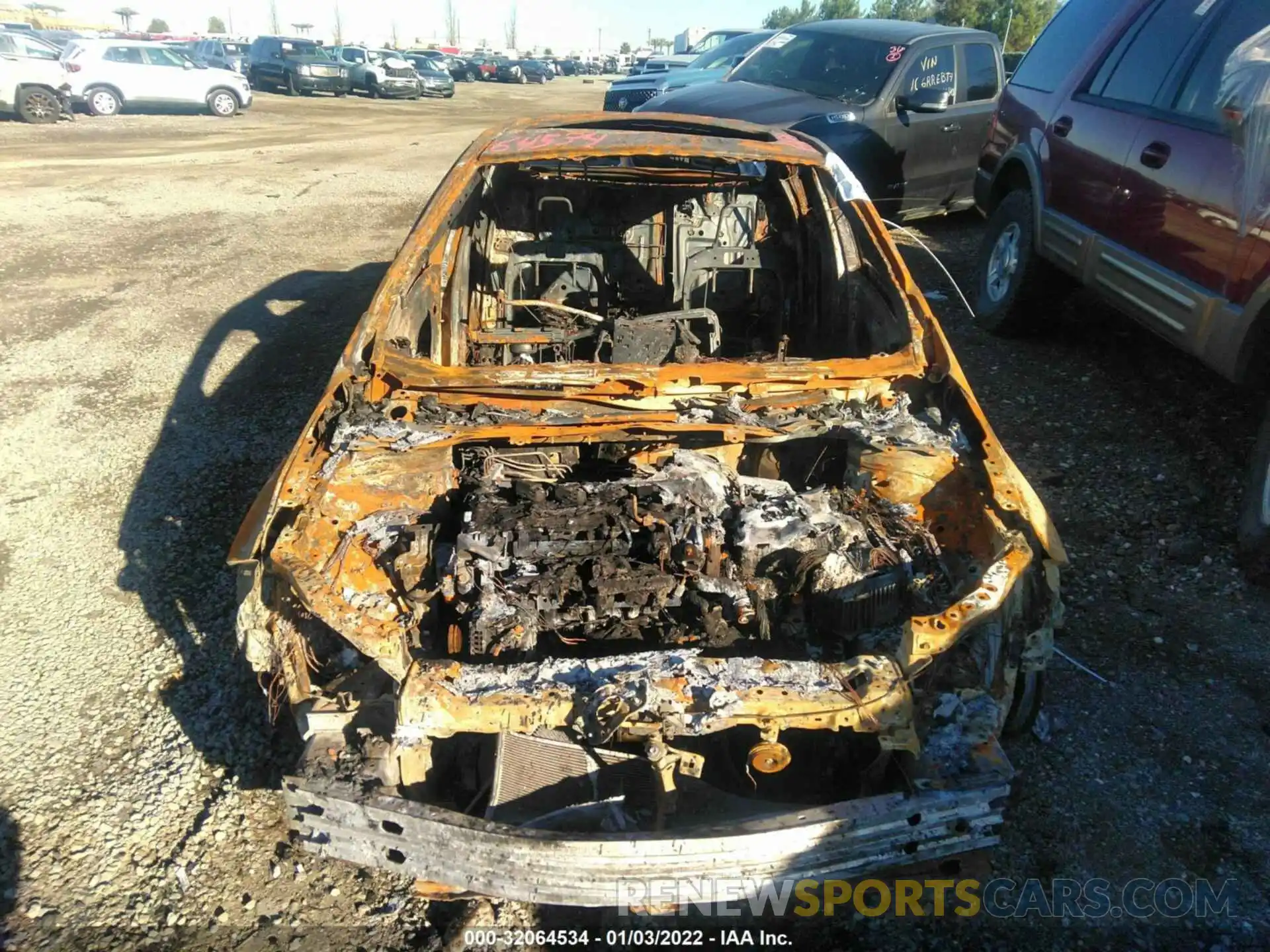 6 Photograph of a damaged car JTDP4RCE1LJ033733 TOYOTA COROLLA 2020