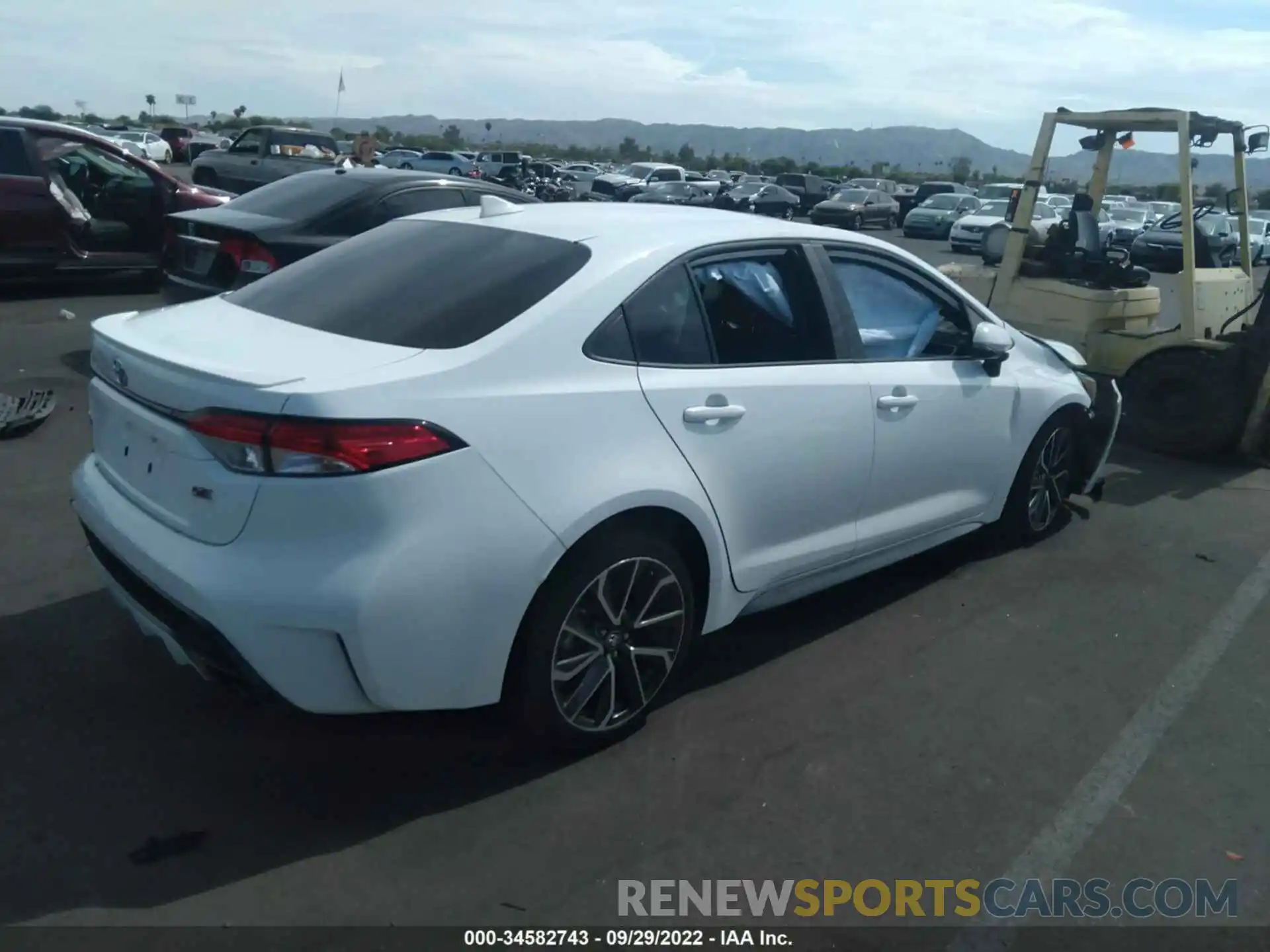 4 Photograph of a damaged car JTDP4RCE3LJ002905 TOYOTA COROLLA 2020