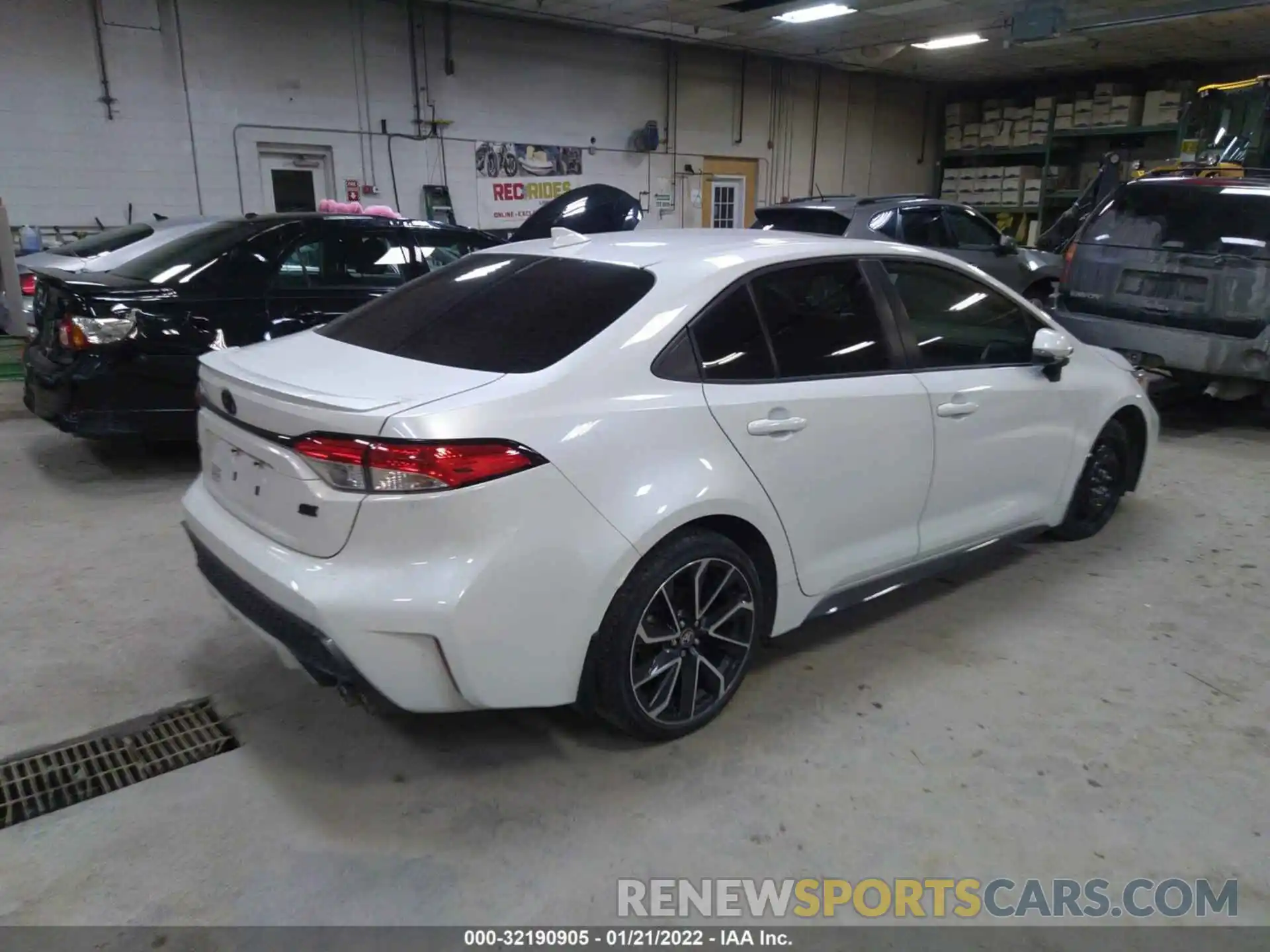 3 Photograph of a damaged car JTDP4RCE4LJ007529 TOYOTA COROLLA 2020