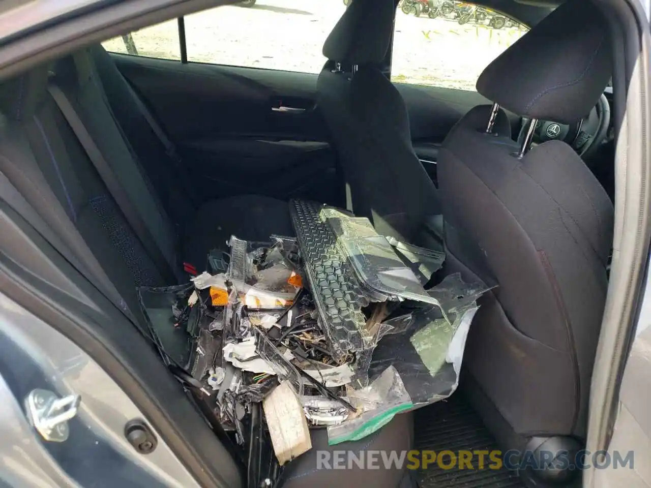 6 Photograph of a damaged car JTDP4RCE5LJ005076 TOYOTA COROLLA 2020