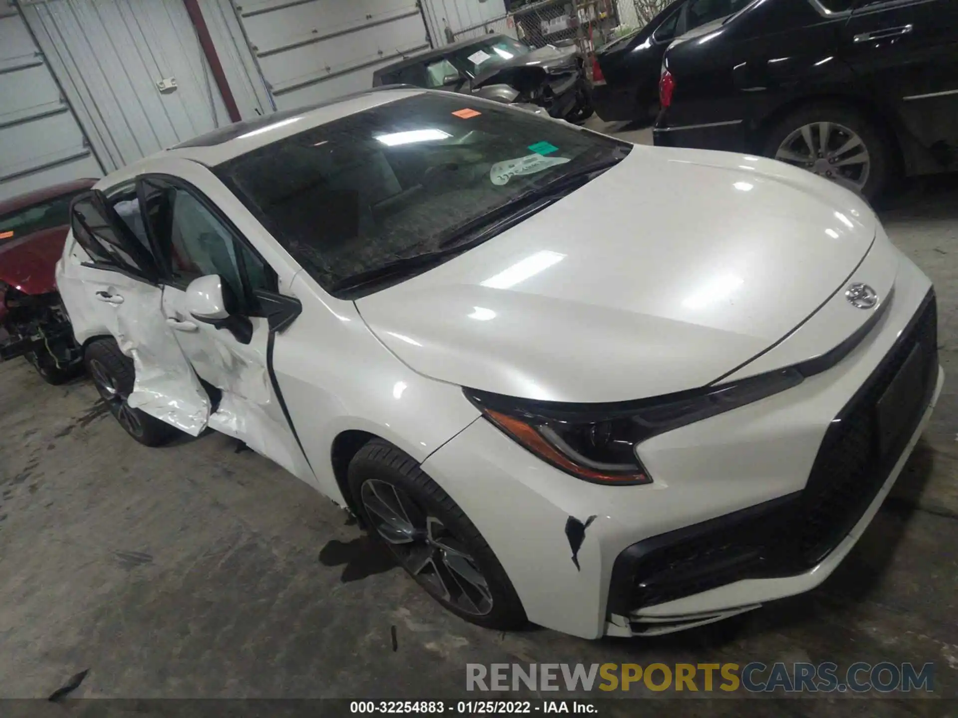 1 Photograph of a damaged car JTDP4RCE5LJ008690 TOYOTA COROLLA 2020