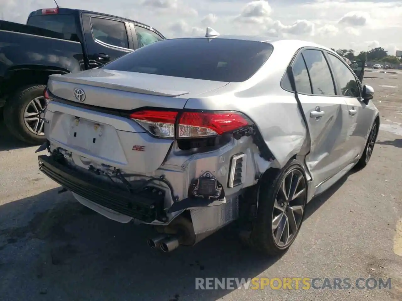 4 Photograph of a damaged car JTDP4RCE5LJ016272 TOYOTA COROLLA 2020