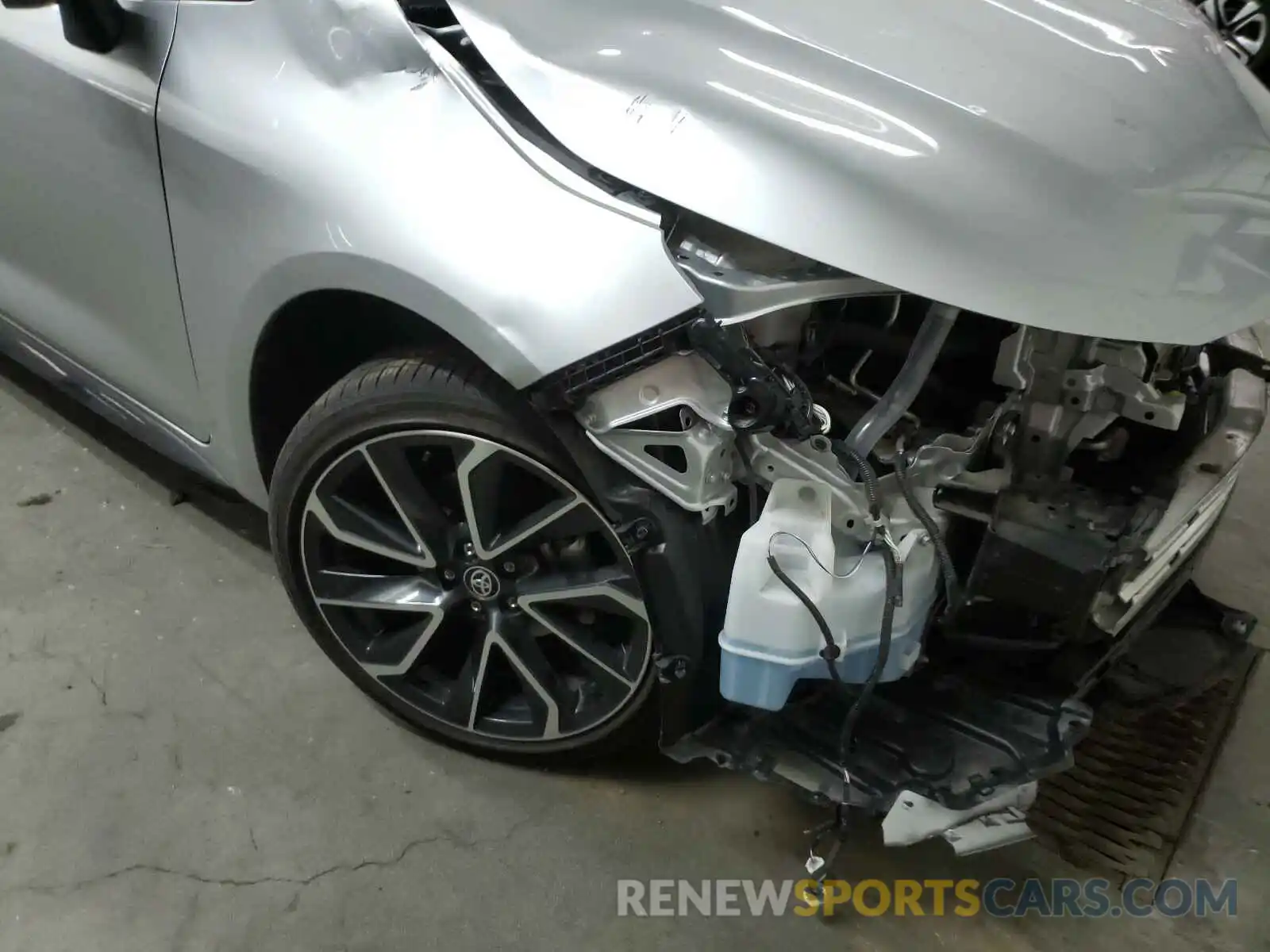 9 Photograph of a damaged car JTDP4RCE5LJ030110 TOYOTA COROLLA 2020