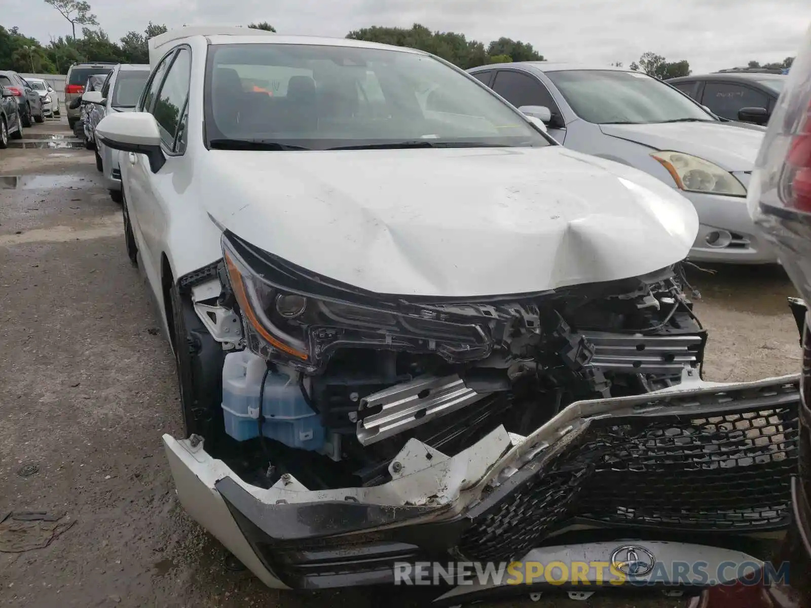 9 Photograph of a damaged car JTDP4RCE5LJ044086 TOYOTA COROLLA 2020