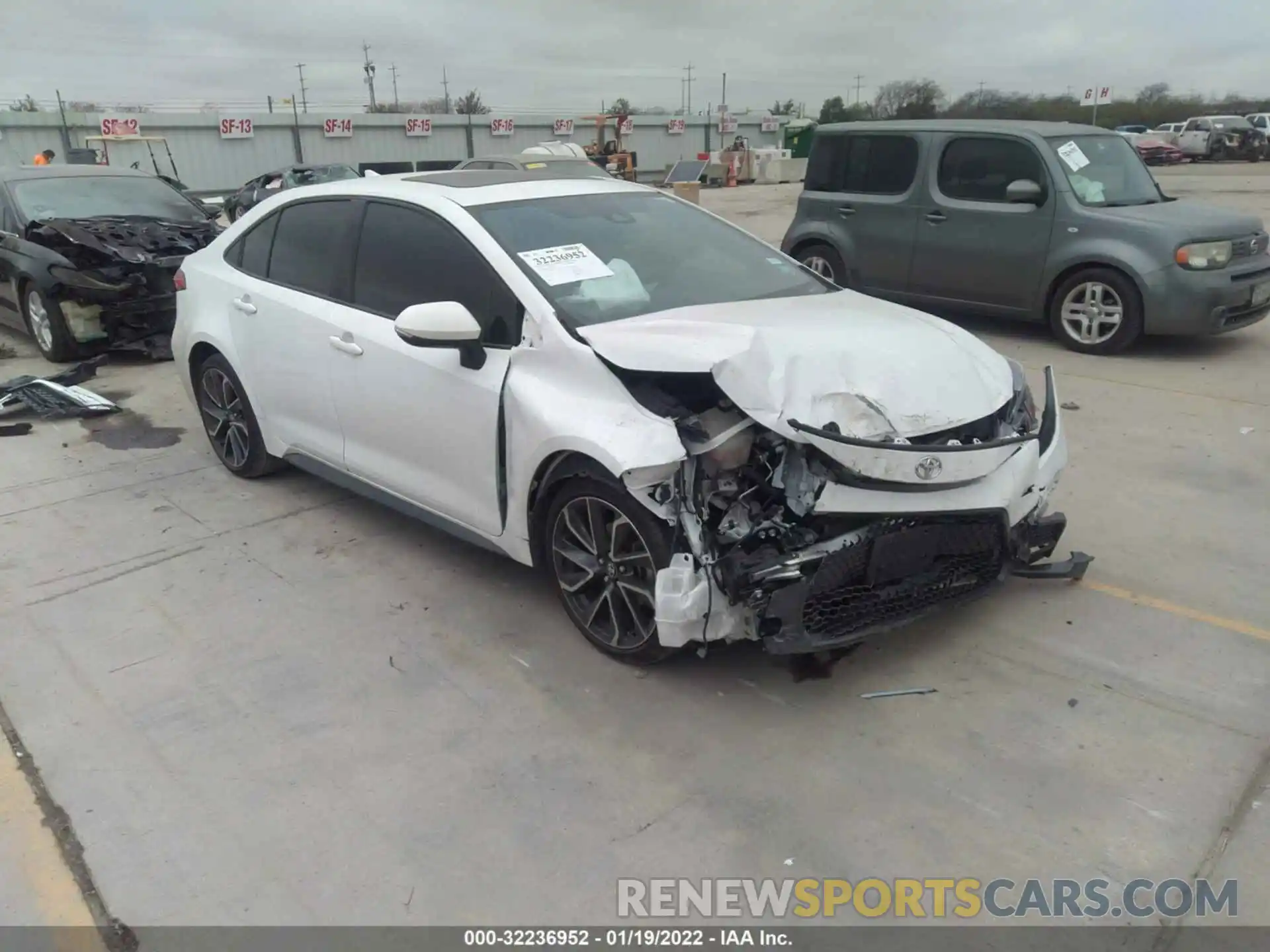 1 Photograph of a damaged car JTDP4RCE6LJ051564 TOYOTA COROLLA 2020