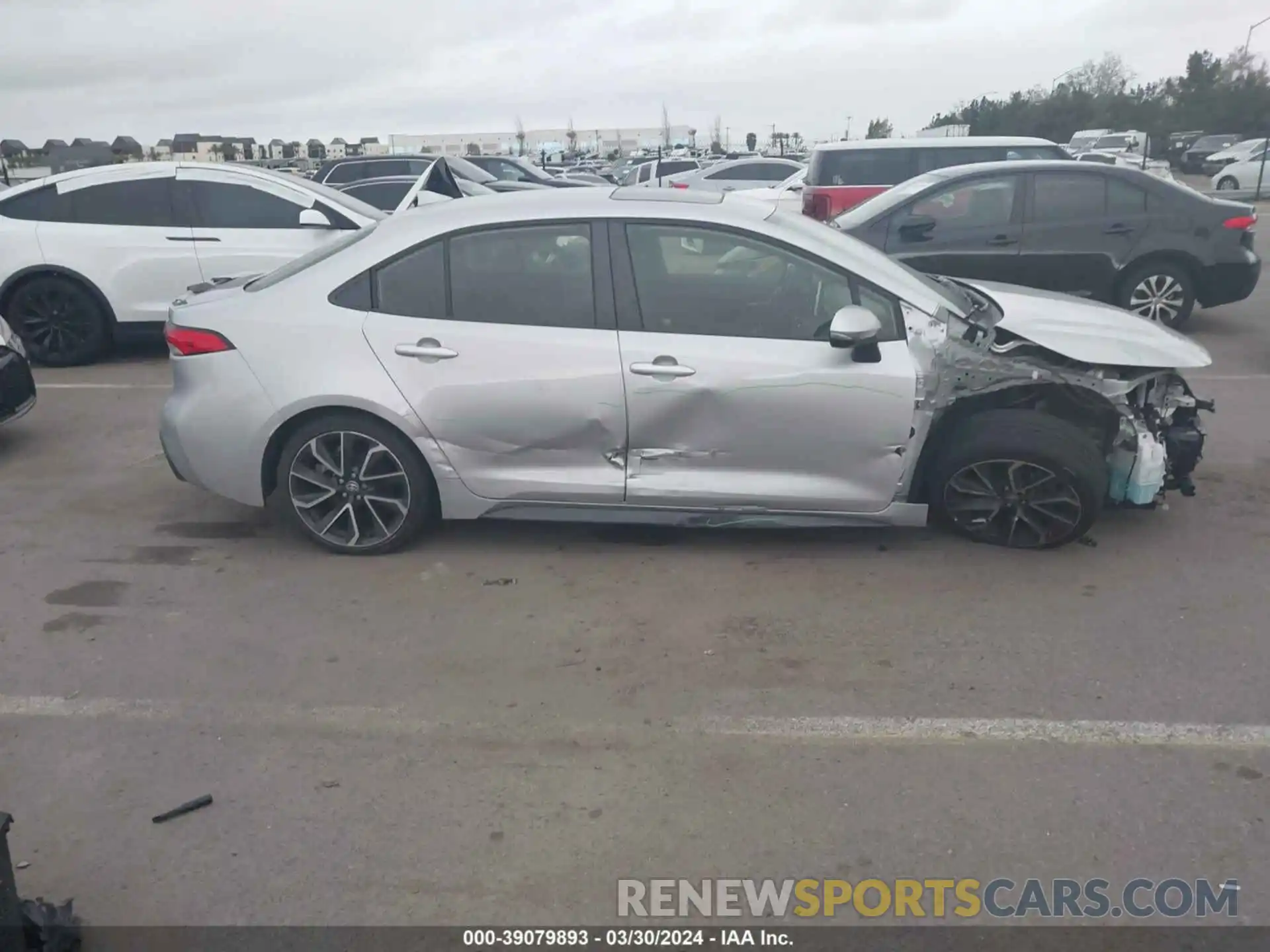 14 Photograph of a damaged car JTDP4RCE7LJ015754 TOYOTA COROLLA 2020