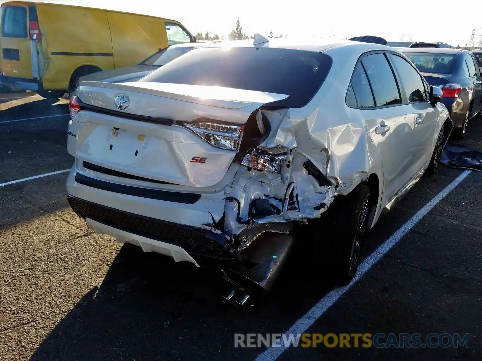 4 Photograph of a damaged car JTDP4RCE8LJ010384 TOYOTA COROLLA 2020