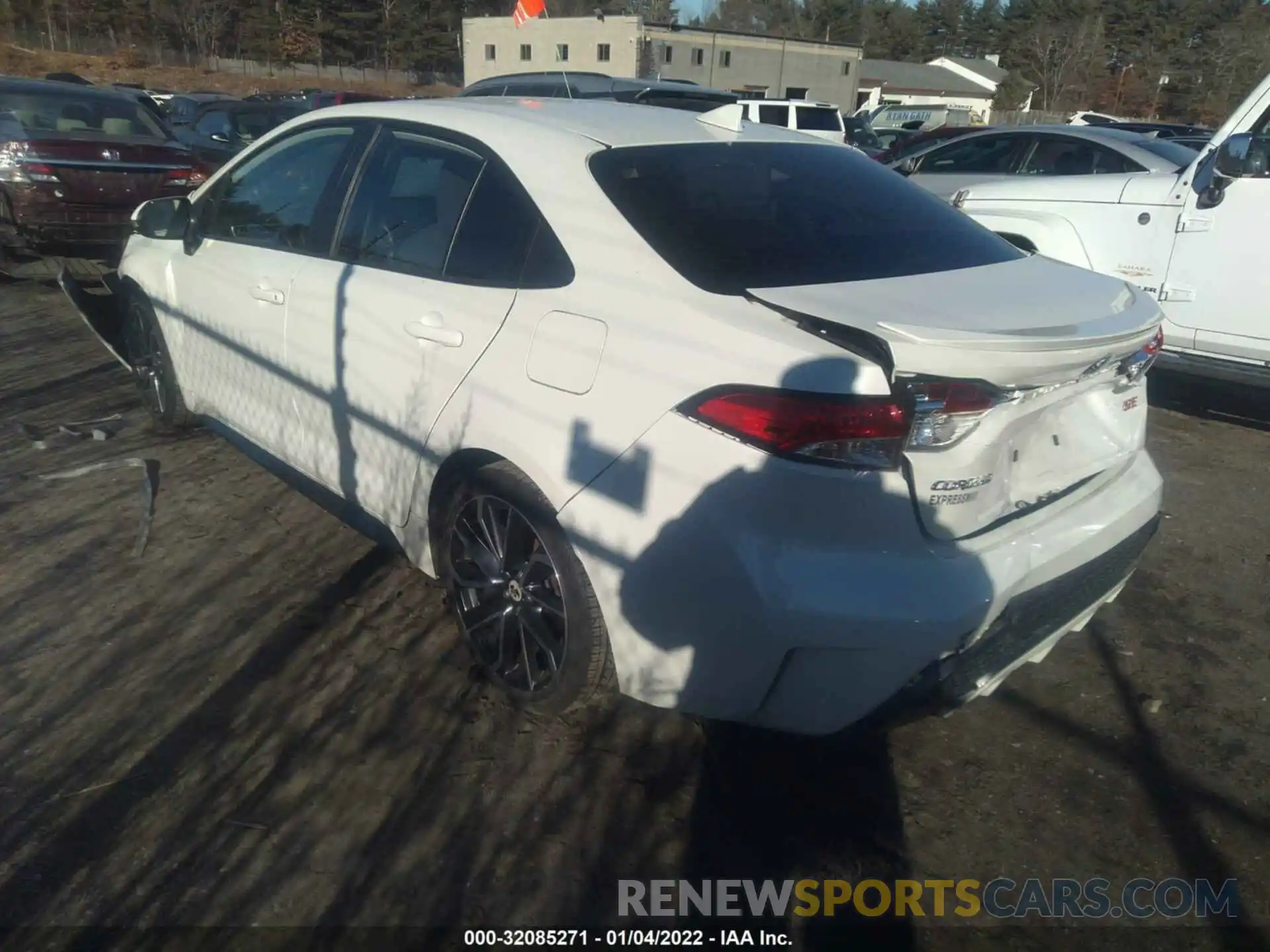 3 Photograph of a damaged car JTDP4RCE9LJ010376 TOYOTA COROLLA 2020