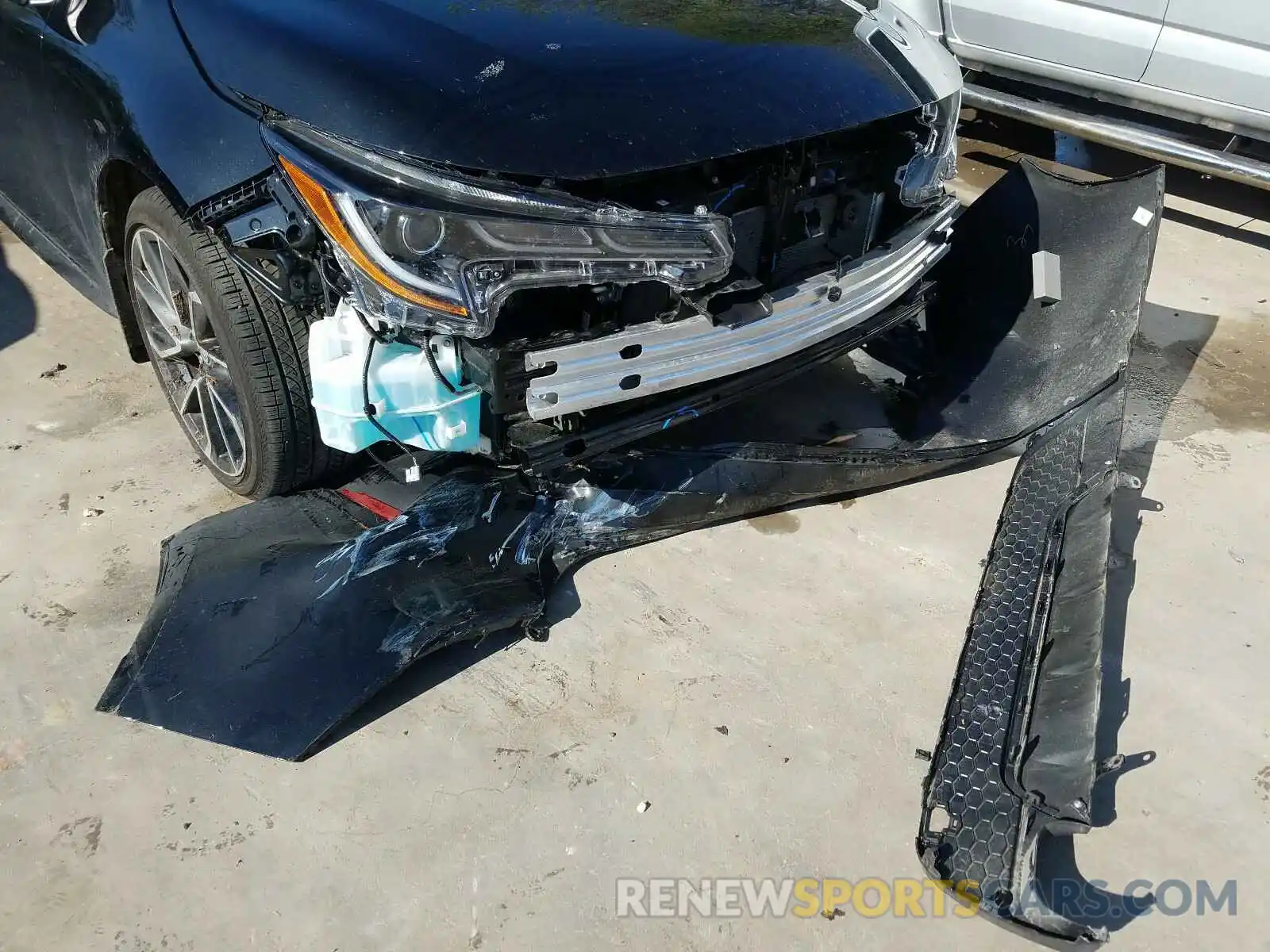 9 Photograph of a damaged car JTDP4RCE9LJ035245 TOYOTA COROLLA 2020