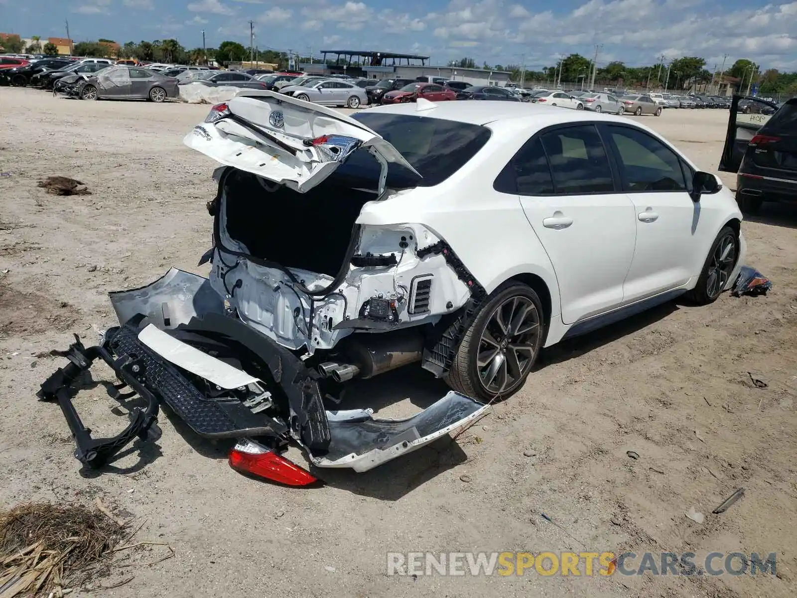 4 Photograph of a damaged car JTDP4RCEXLJ036162 TOYOTA COROLLA 2020