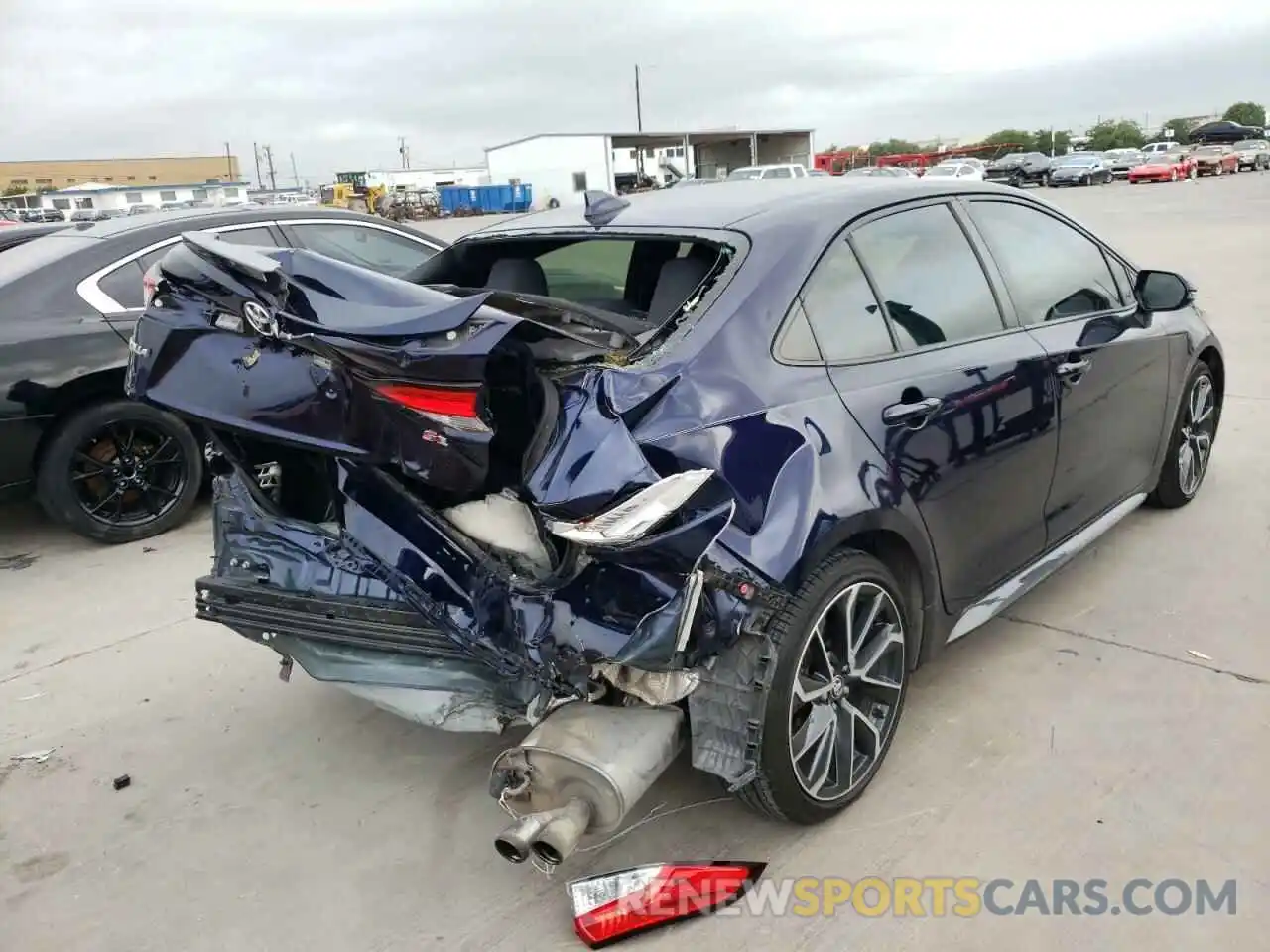 4 Photograph of a damaged car JTDS4RCE0LJ007800 TOYOTA COROLLA 2020