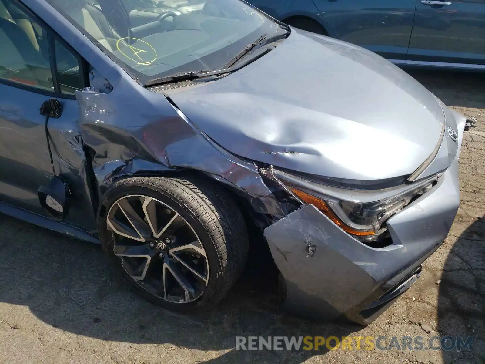 9 Photograph of a damaged car JTDS4RCE0LJ008493 TOYOTA COROLLA 2020