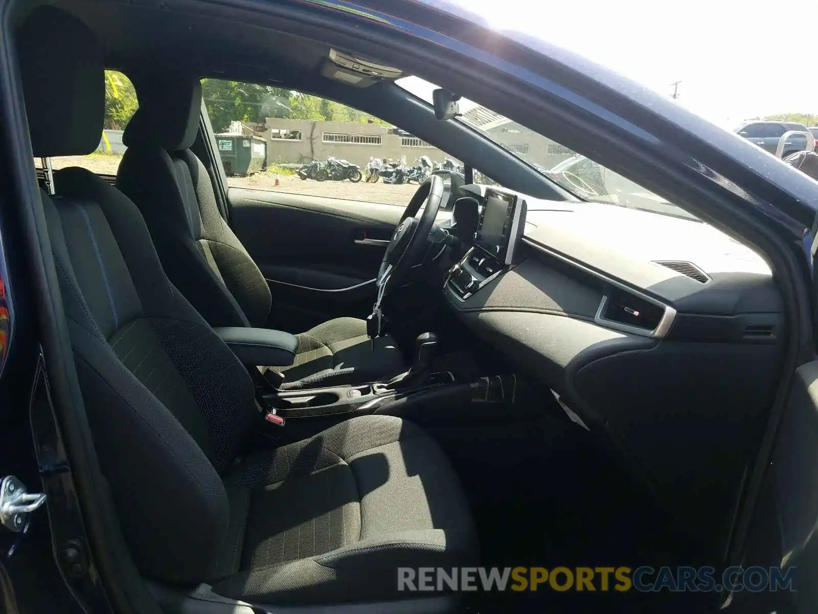 5 Photograph of a damaged car JTDS4RCE0LJ009787 TOYOTA COROLLA 2020