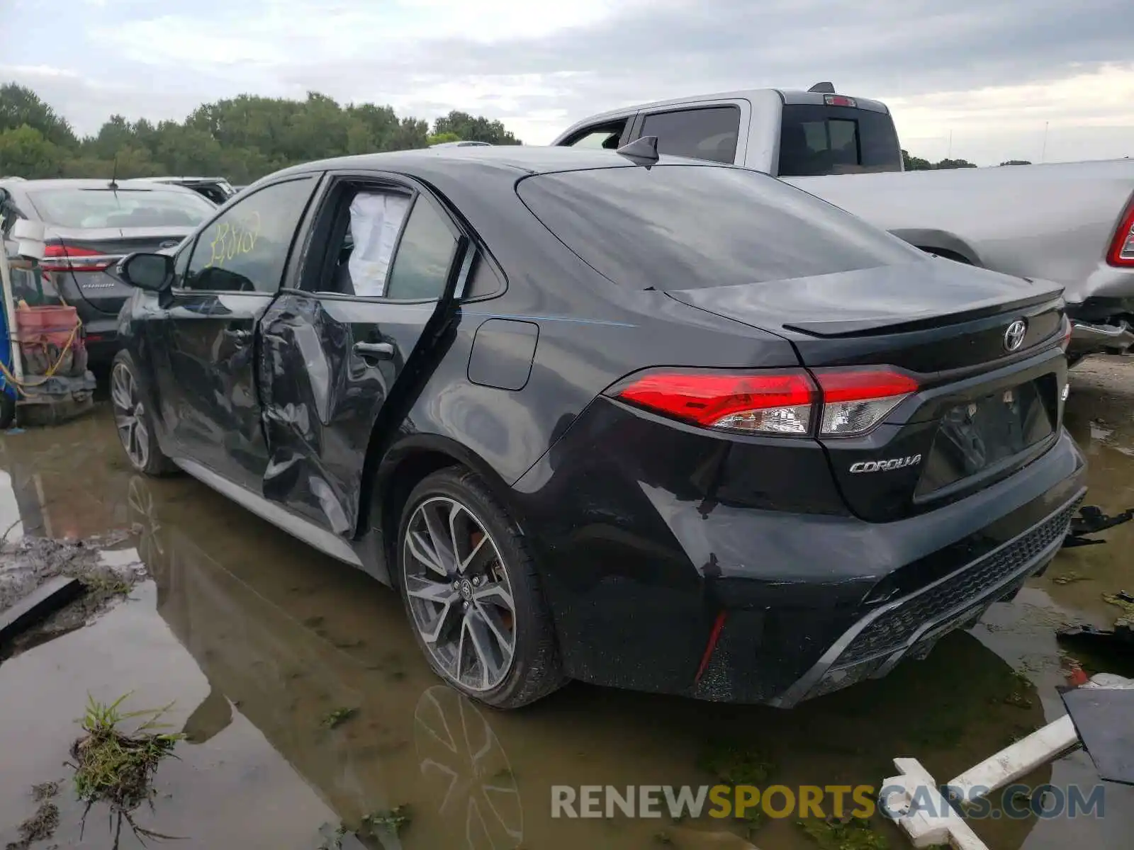 3 Photograph of a damaged car JTDS4RCE0LJ010003 TOYOTA COROLLA 2020