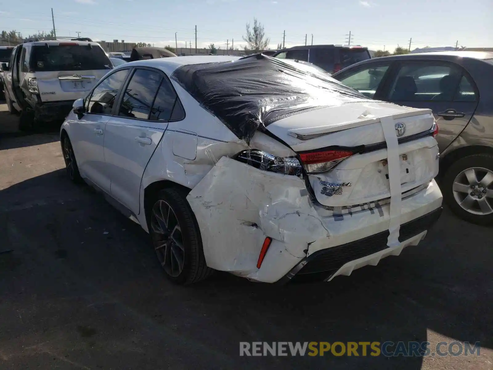 3 Photograph of a damaged car JTDS4RCE0LJ010423 TOYOTA COROLLA 2020