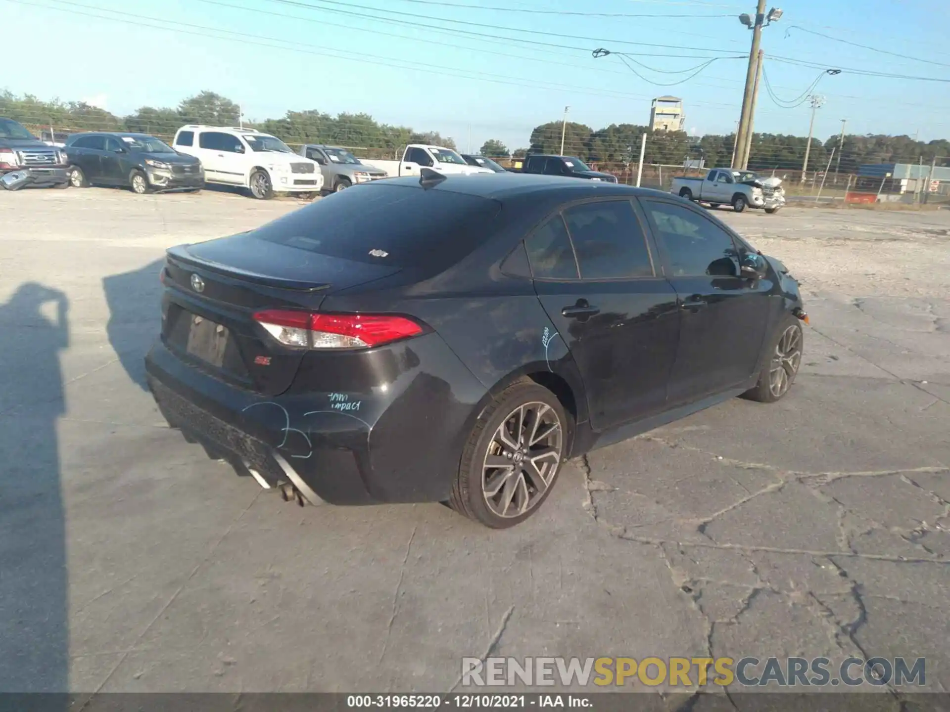 4 Photograph of a damaged car JTDS4RCE0LJ012690 TOYOTA COROLLA 2020