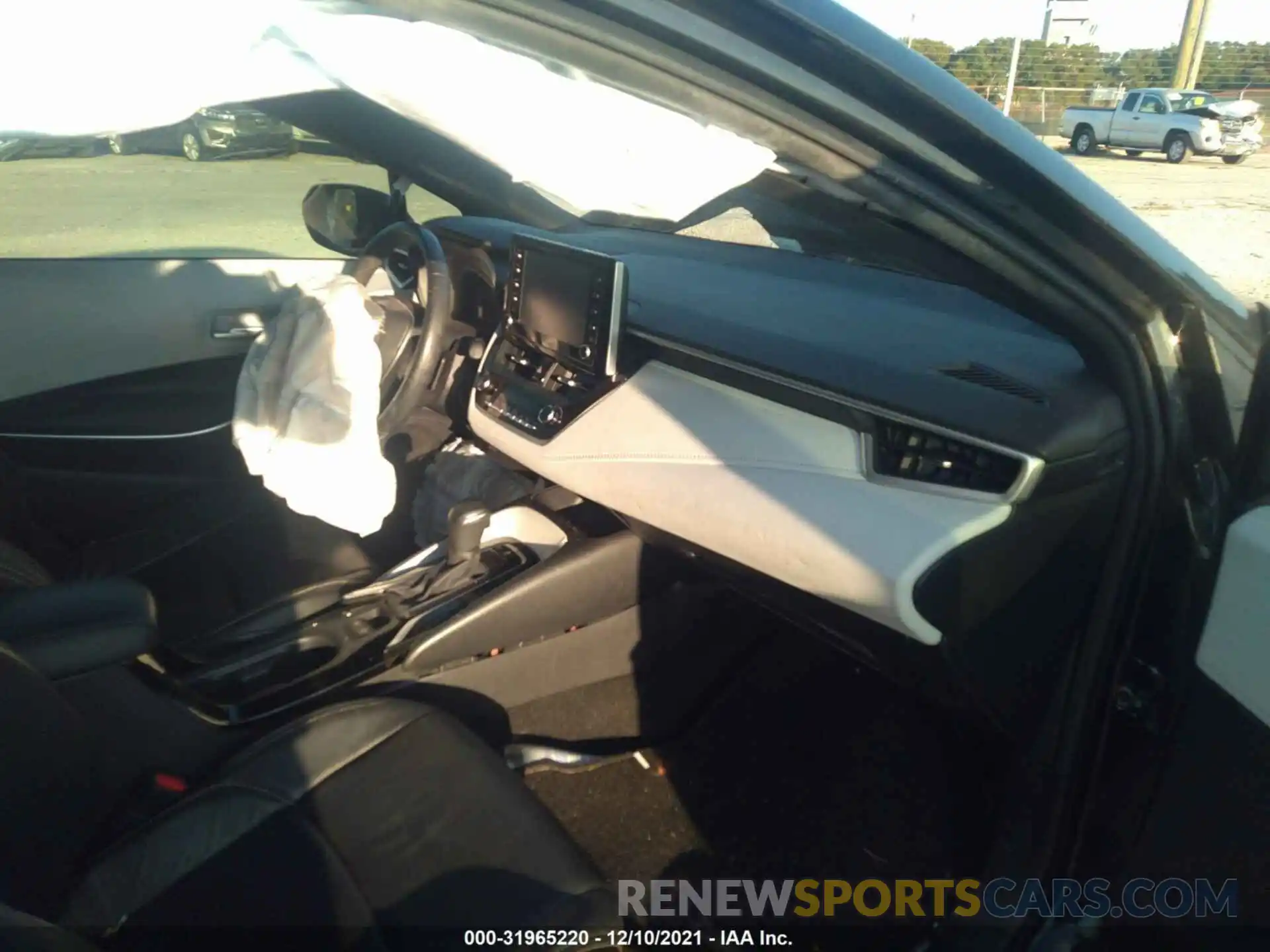 5 Photograph of a damaged car JTDS4RCE0LJ012690 TOYOTA COROLLA 2020