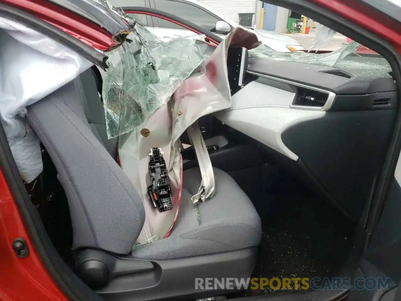 5 Photograph of a damaged car JTDS4RCE0LJ015198 TOYOTA COROLLA 2020