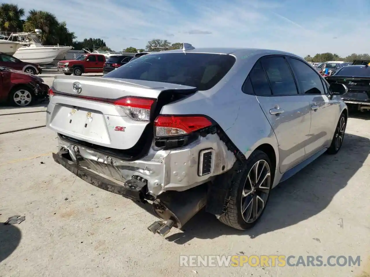 4 Photograph of a damaged car JTDS4RCE0LJ017615 TOYOTA COROLLA 2020