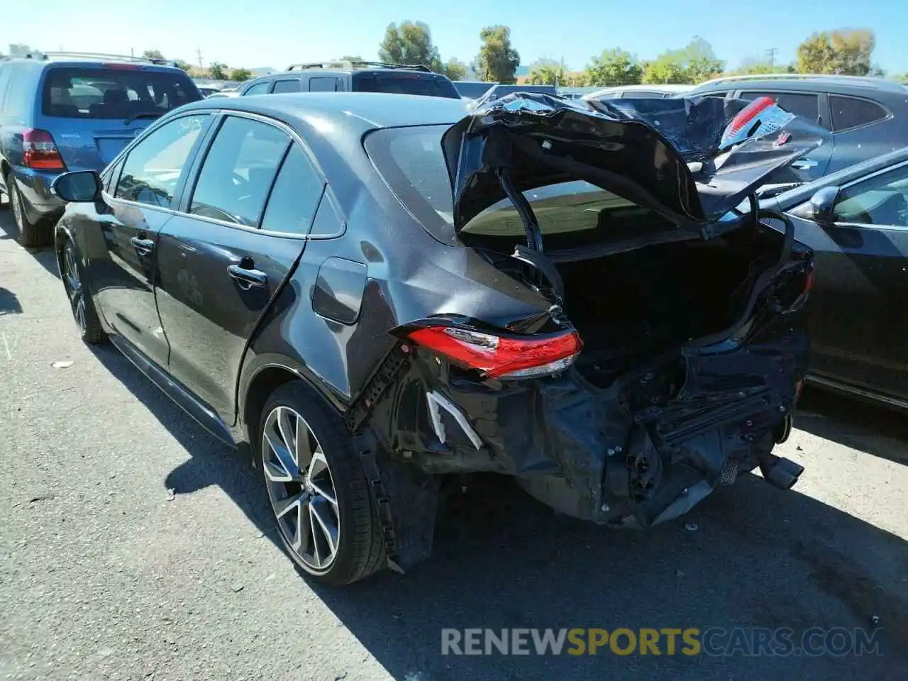 3 Photograph of a damaged car JTDS4RCE0LJ017663 TOYOTA COROLLA 2020