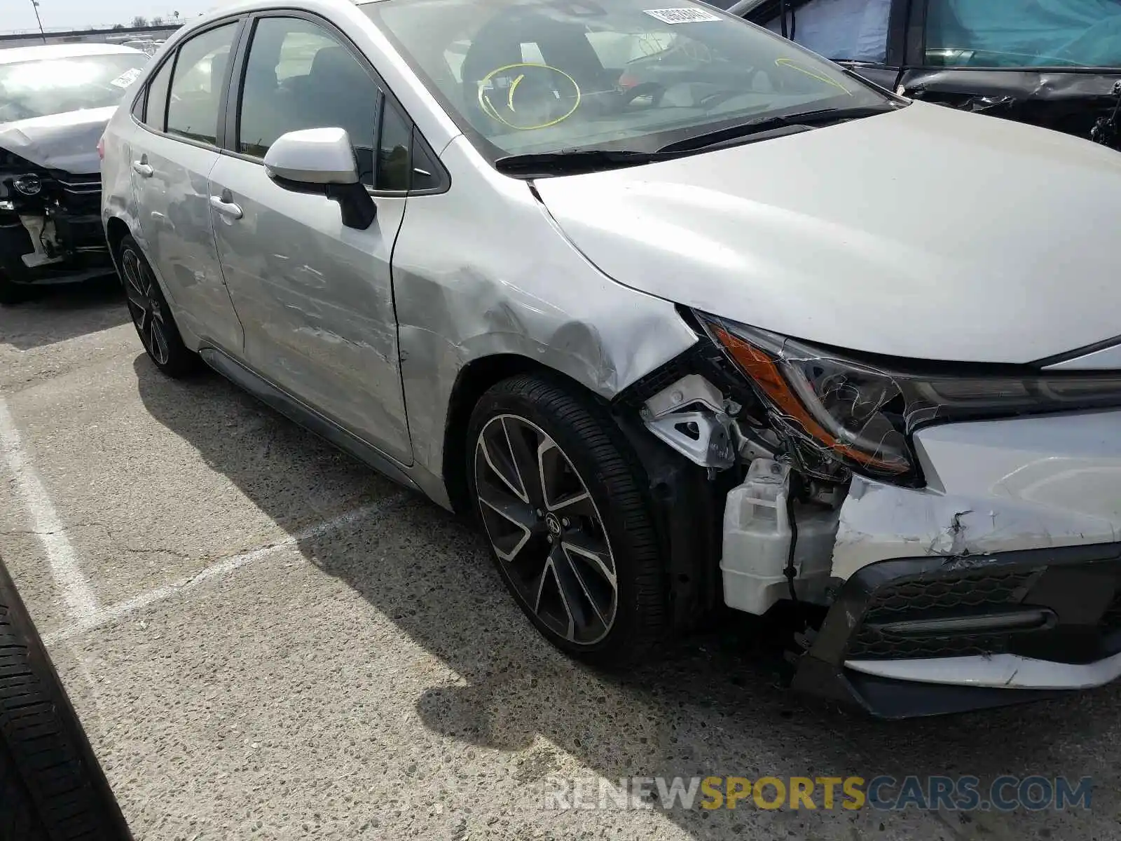 9 Photograph of a damaged car JTDS4RCE0LJ019137 TOYOTA COROLLA 2020