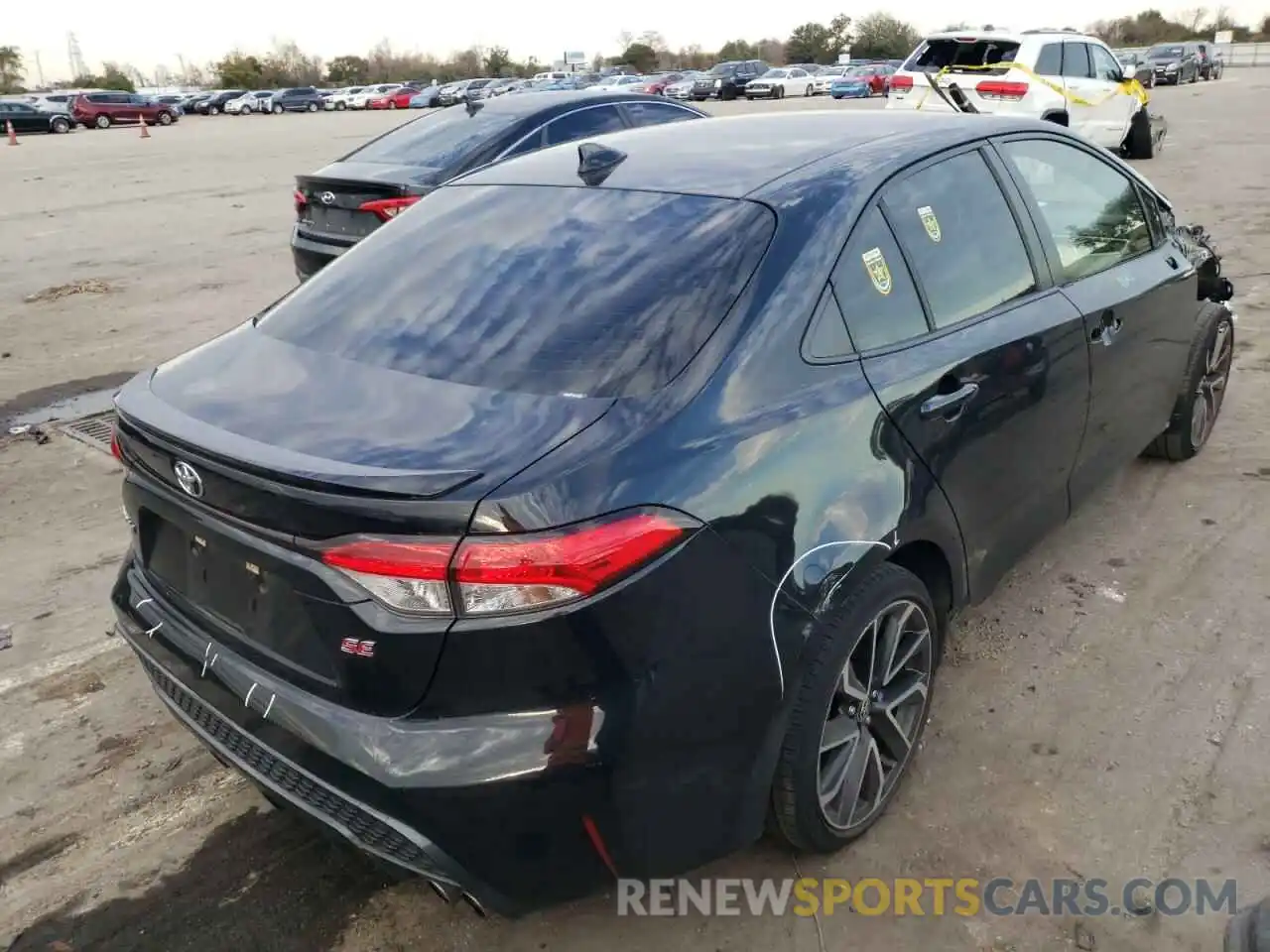 4 Photograph of a damaged car JTDS4RCE0LJ020482 TOYOTA COROLLA 2020