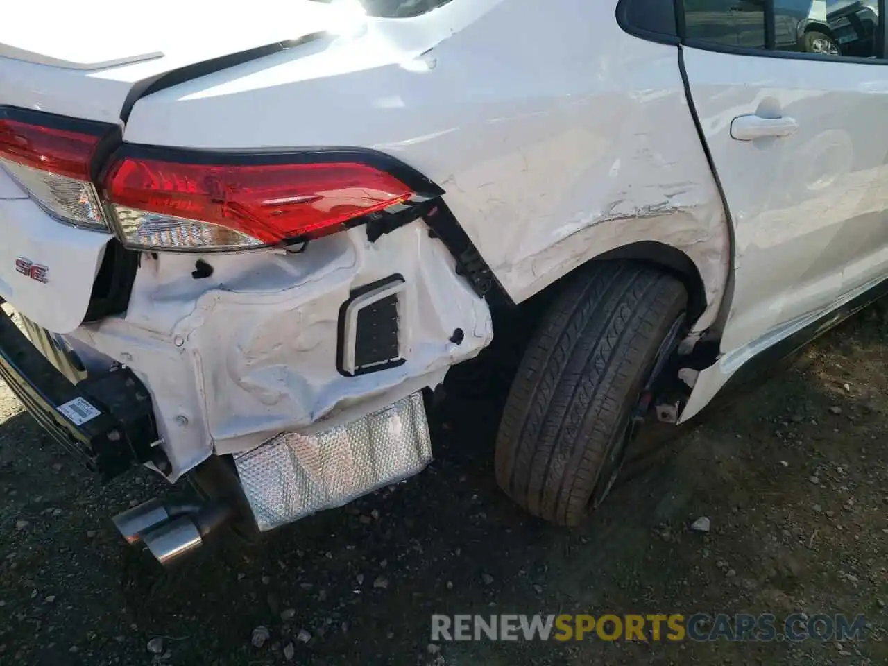 9 Photograph of a damaged car JTDS4RCE0LJ023835 TOYOTA COROLLA 2020