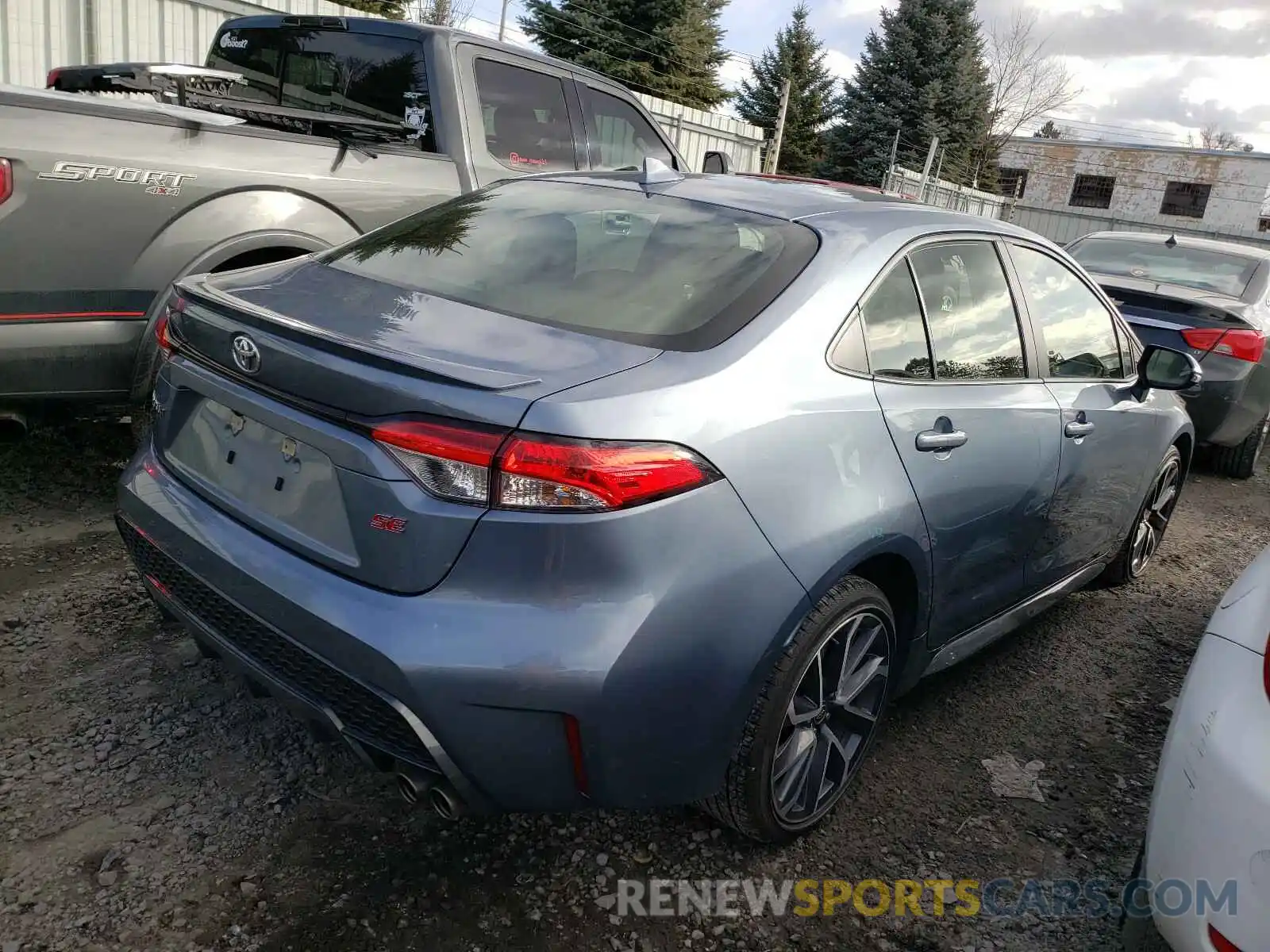 4 Photograph of a damaged car JTDS4RCE0LJ024094 TOYOTA COROLLA 2020