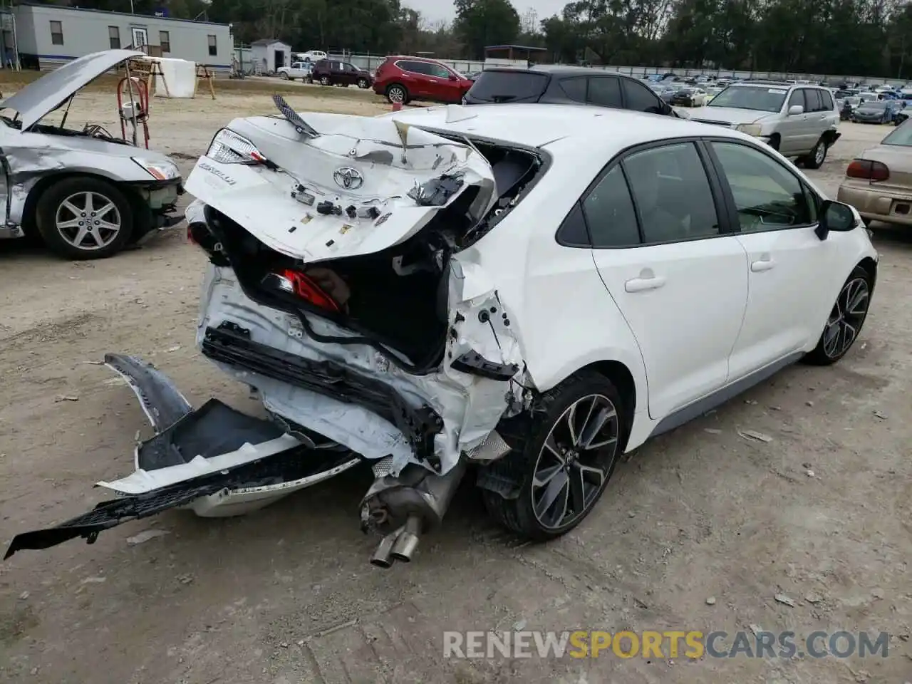 4 Photograph of a damaged car JTDS4RCE0LJ027285 TOYOTA COROLLA 2020