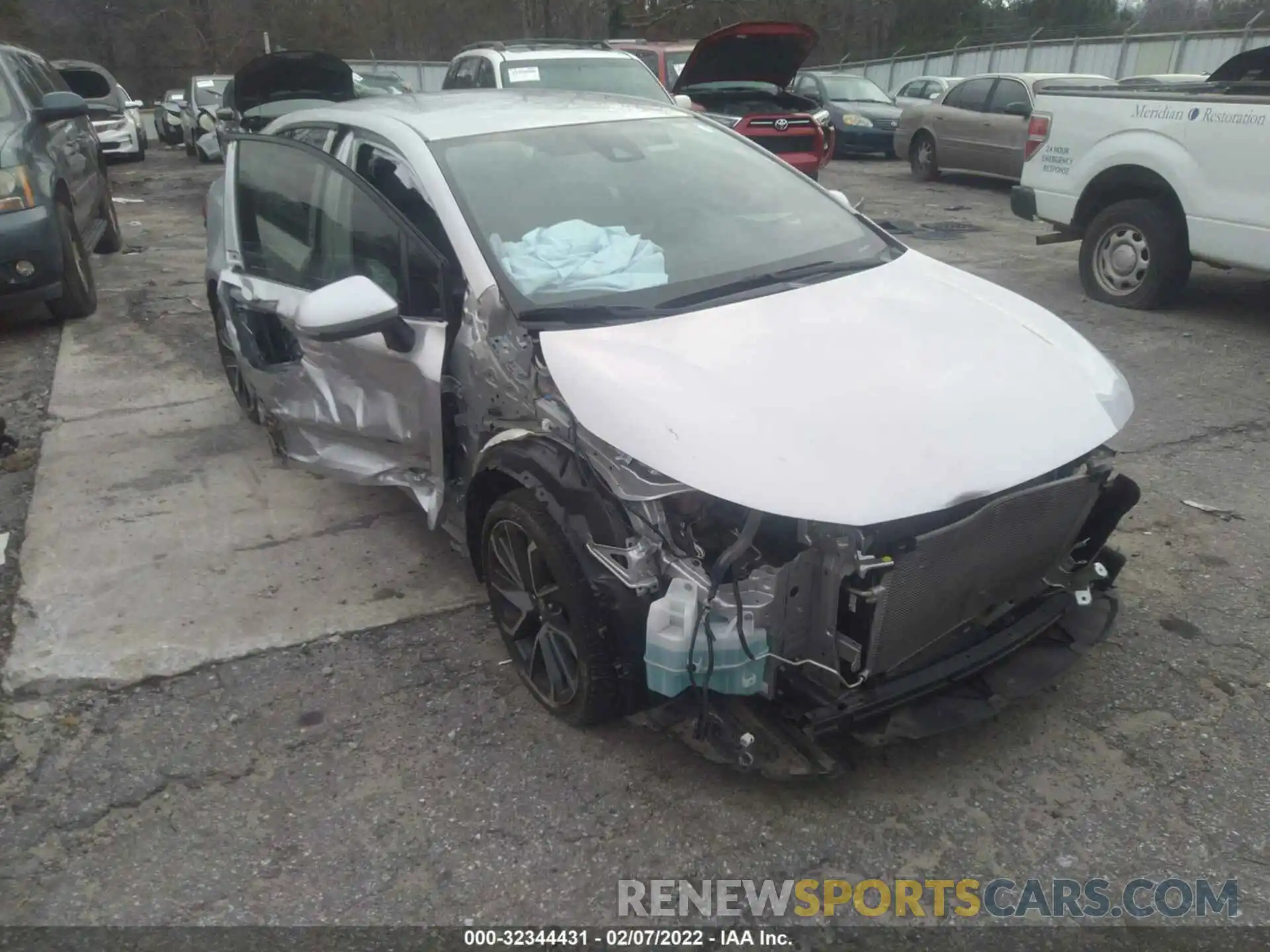 6 Photograph of a damaged car JTDS4RCE0LJ030249 TOYOTA COROLLA 2020