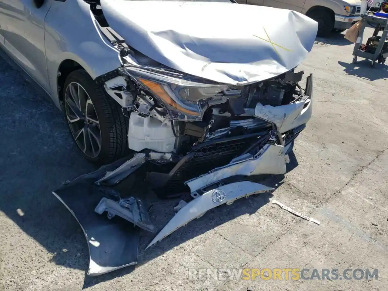 9 Photograph of a damaged car JTDS4RCE0LJ032308 TOYOTA COROLLA 2020