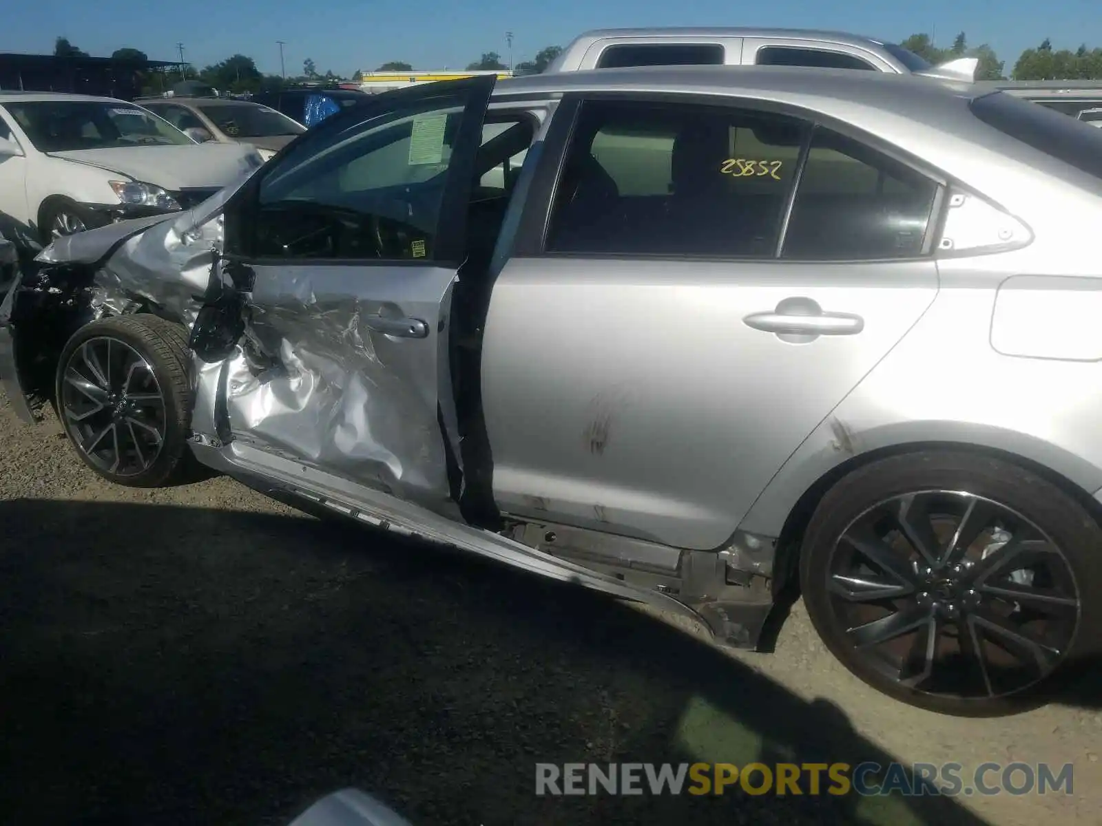 9 Photograph of a damaged car JTDS4RCE0LJ035872 TOYOTA COROLLA 2020