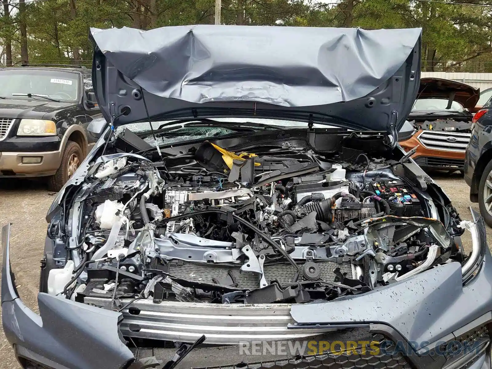 9 Photograph of a damaged car JTDS4RCE0LJ040960 TOYOTA COROLLA 2020