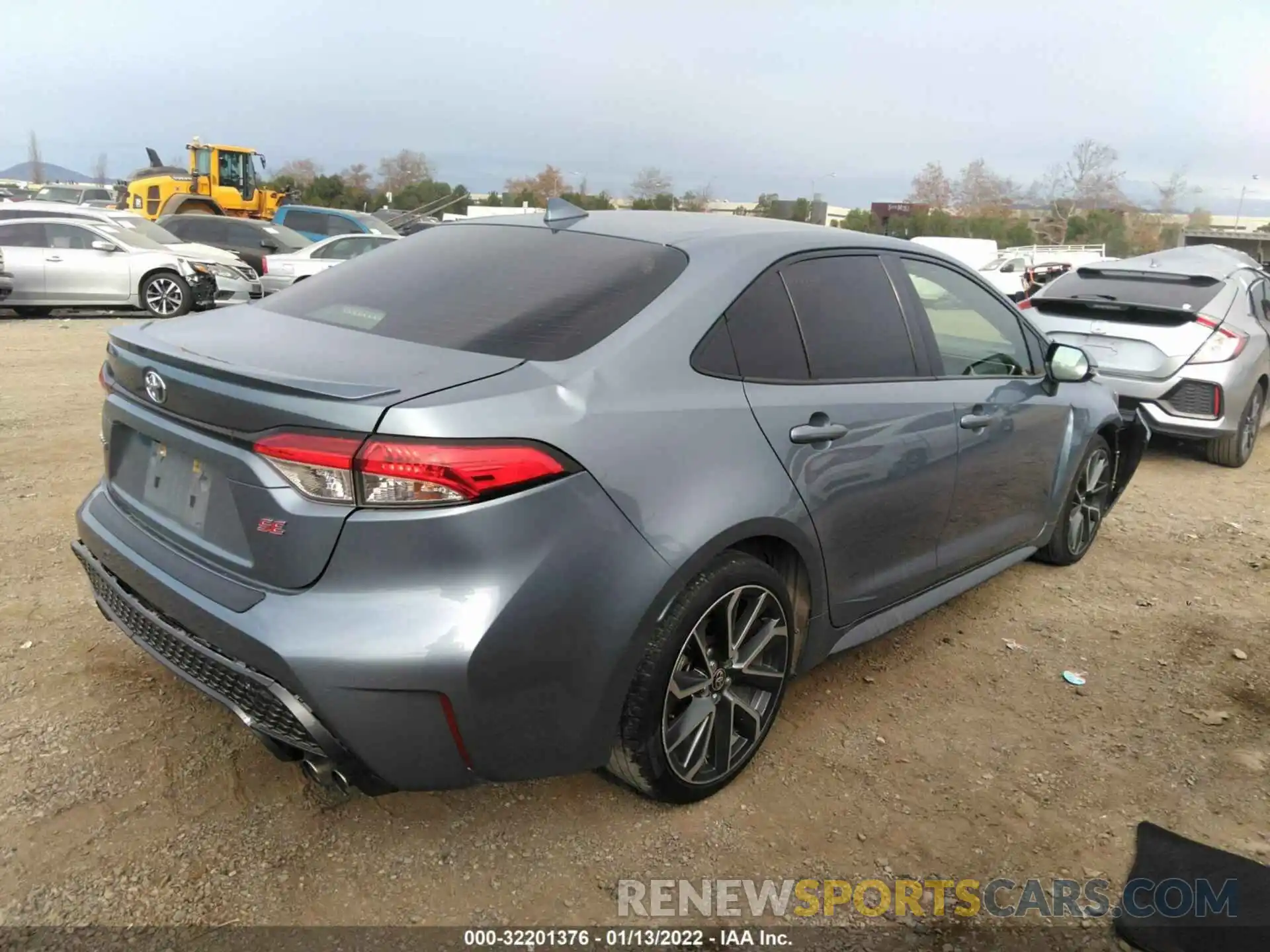 4 Photograph of a damaged car JTDS4RCE0LJ043292 TOYOTA COROLLA 2020