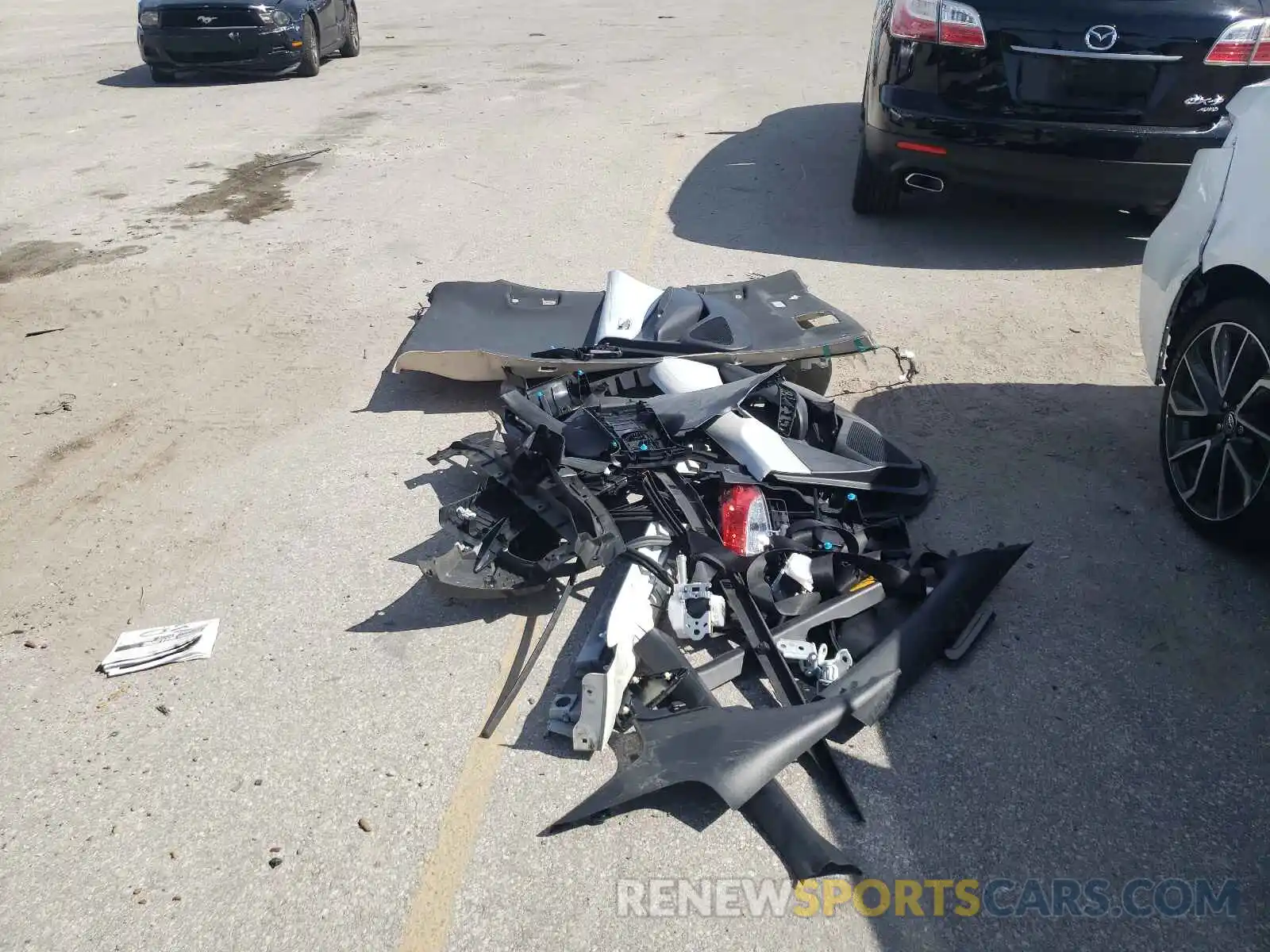 9 Photograph of a damaged car JTDS4RCE1LJ002329 TOYOTA COROLLA 2020