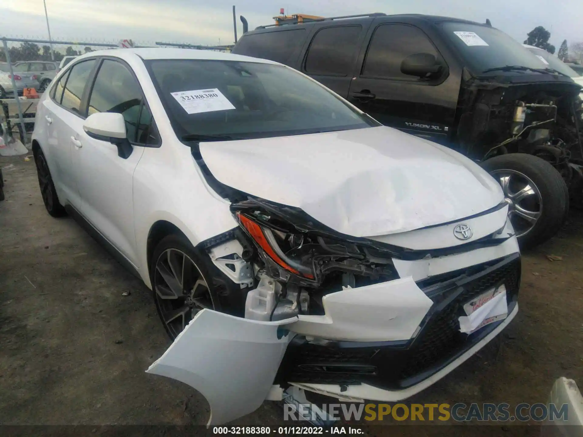 1 Photograph of a damaged car JTDS4RCE1LJ008972 TOYOTA COROLLA 2020