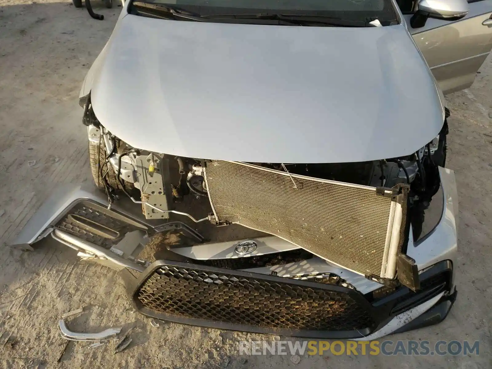 7 Photograph of a damaged car JTDS4RCE1LJ011337 TOYOTA COROLLA 2020