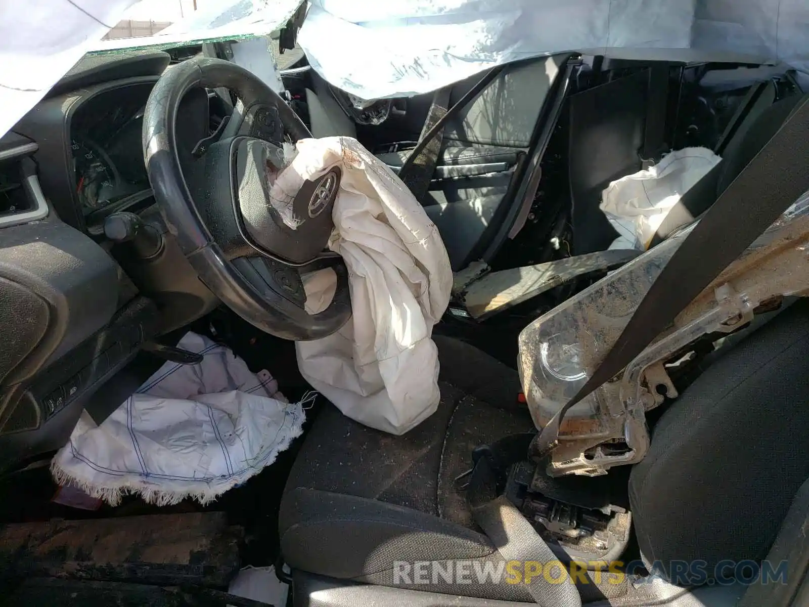 5 Photograph of a damaged car JTDS4RCE1LJ012469 TOYOTA COROLLA 2020