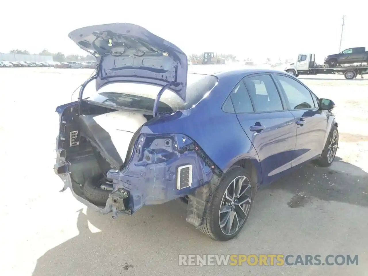 4 Photograph of a damaged car JTDS4RCE1LJ012570 TOYOTA COROLLA 2020