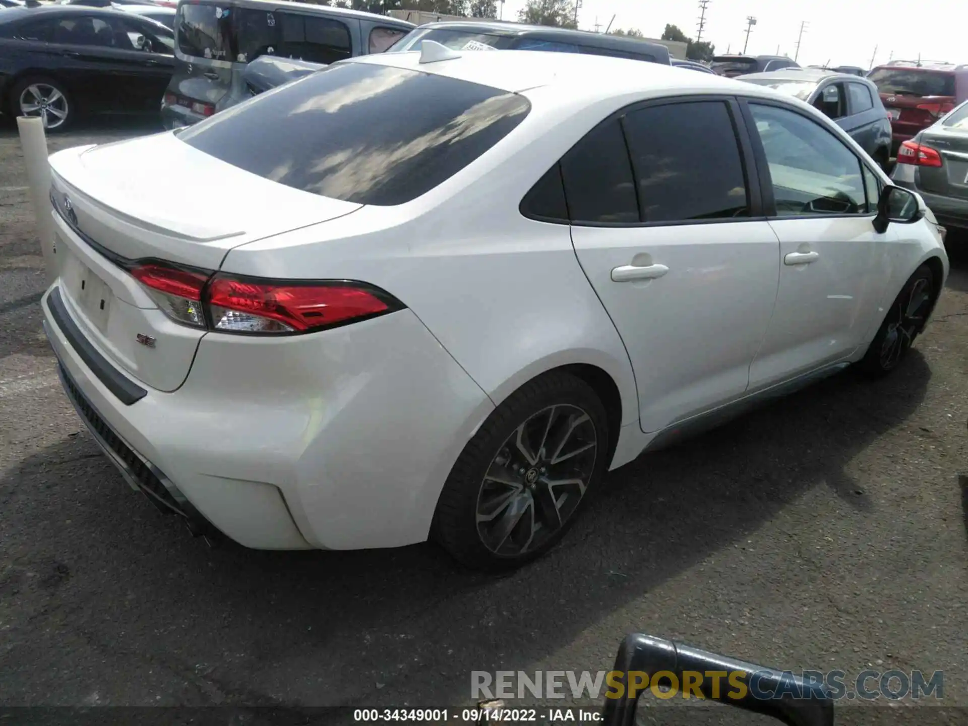 4 Photograph of a damaged car JTDS4RCE1LJ013329 TOYOTA COROLLA 2020