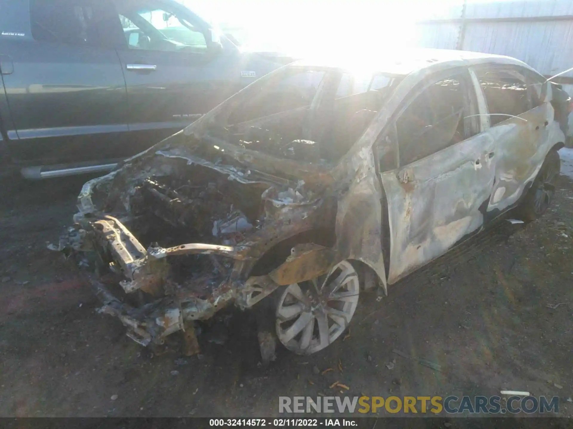 2 Photograph of a damaged car JTDS4RCE1LJ015808 TOYOTA COROLLA 2020