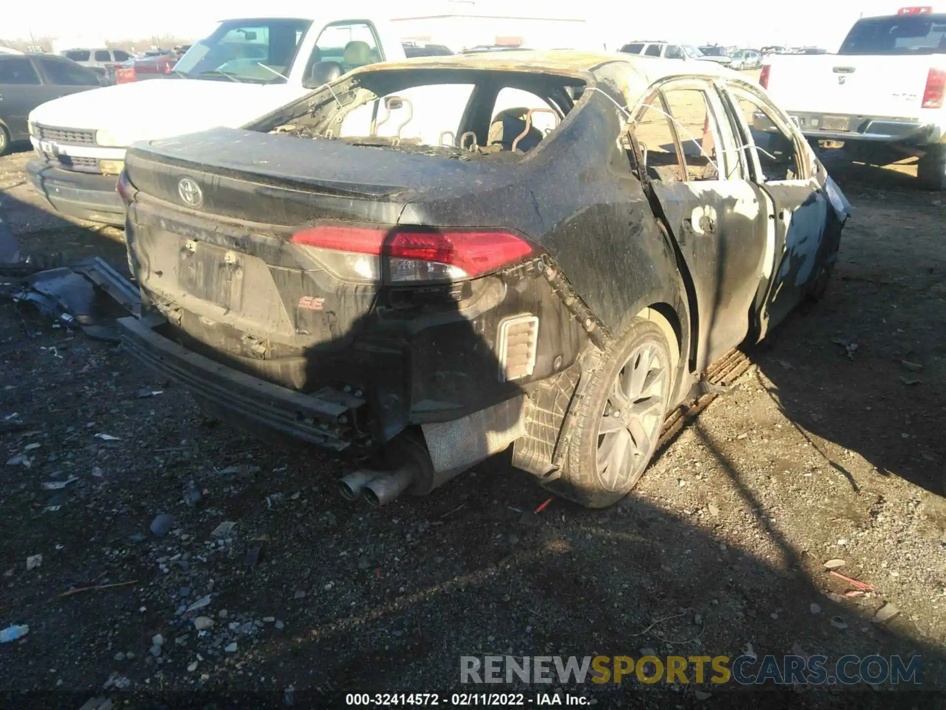 4 Photograph of a damaged car JTDS4RCE1LJ015808 TOYOTA COROLLA 2020