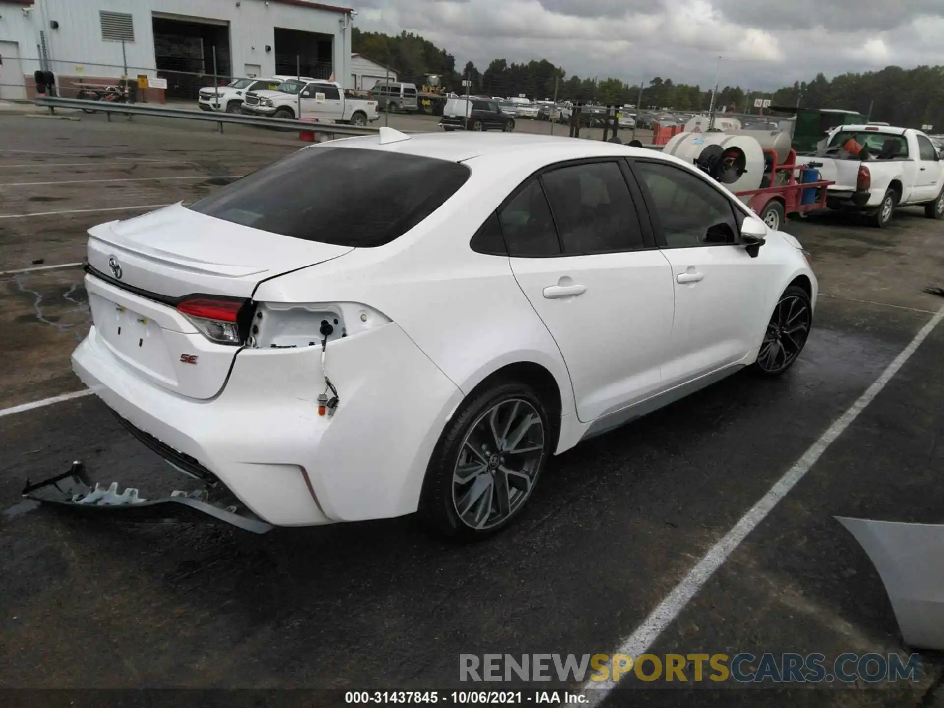 4 Photograph of a damaged car JTDS4RCE1LJ019129 TOYOTA COROLLA 2020