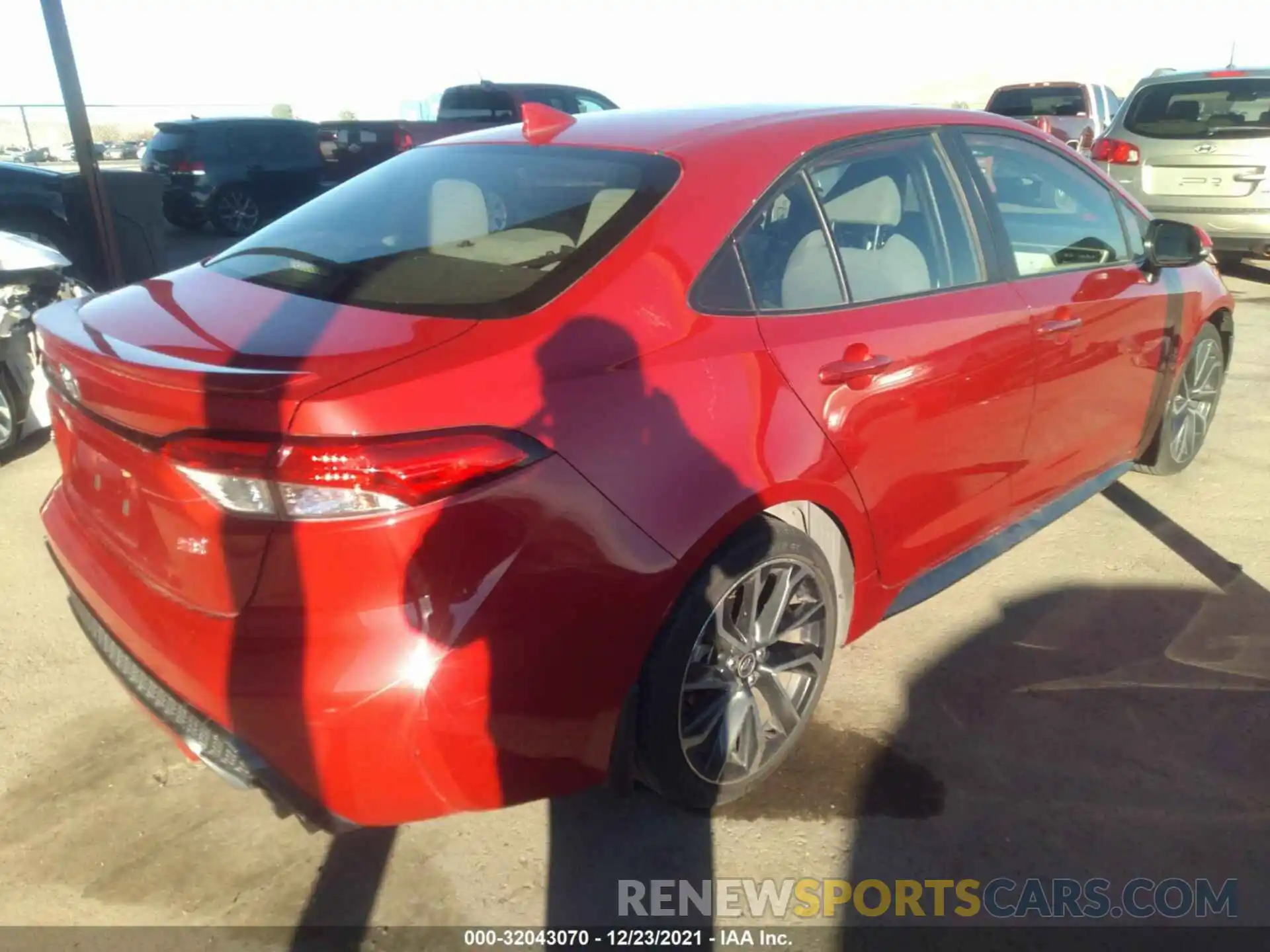 4 Photograph of a damaged car JTDS4RCE1LJ029143 TOYOTA COROLLA 2020